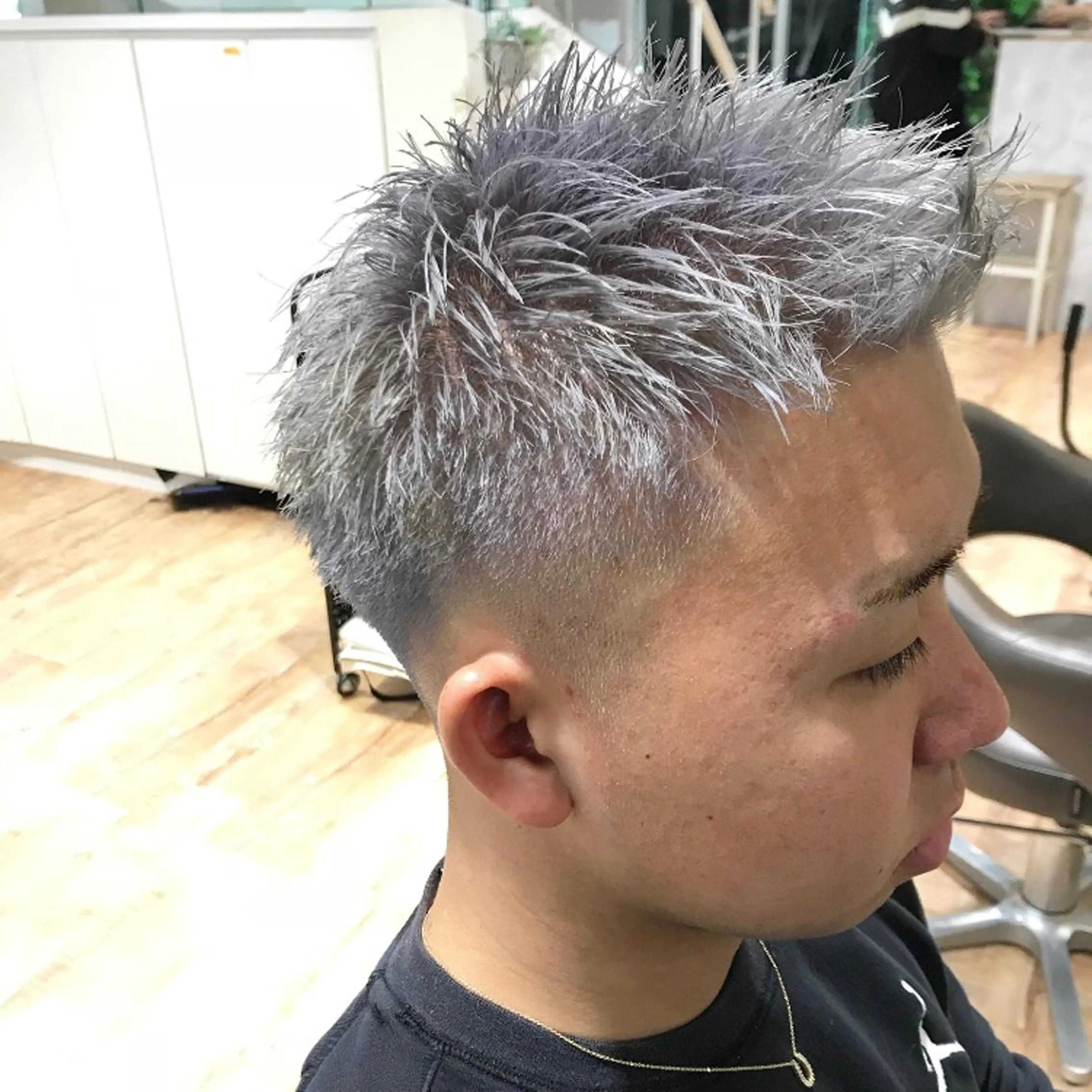 🔥【メンズ限定】🔥カット＋ケアブリーチ✨ダメージ96%OFFデザインカラー＋3ステップ内部補修トリートメント付き⚡️の写真