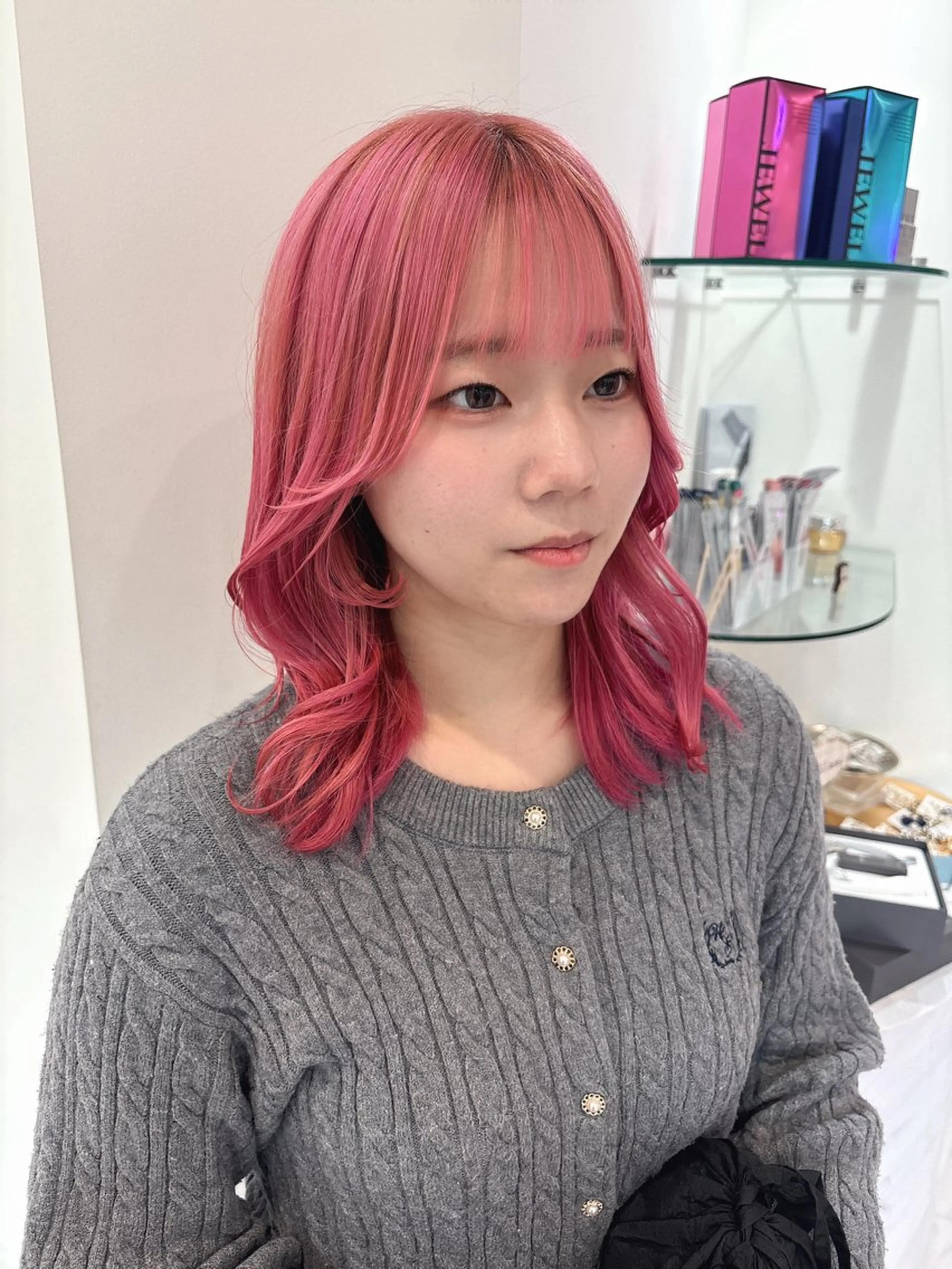 ミディアム カラー ブリーチ ピンクカラー ヘアカラー SAYAKA 🍒／ボブ／暖色のヘアスタイル