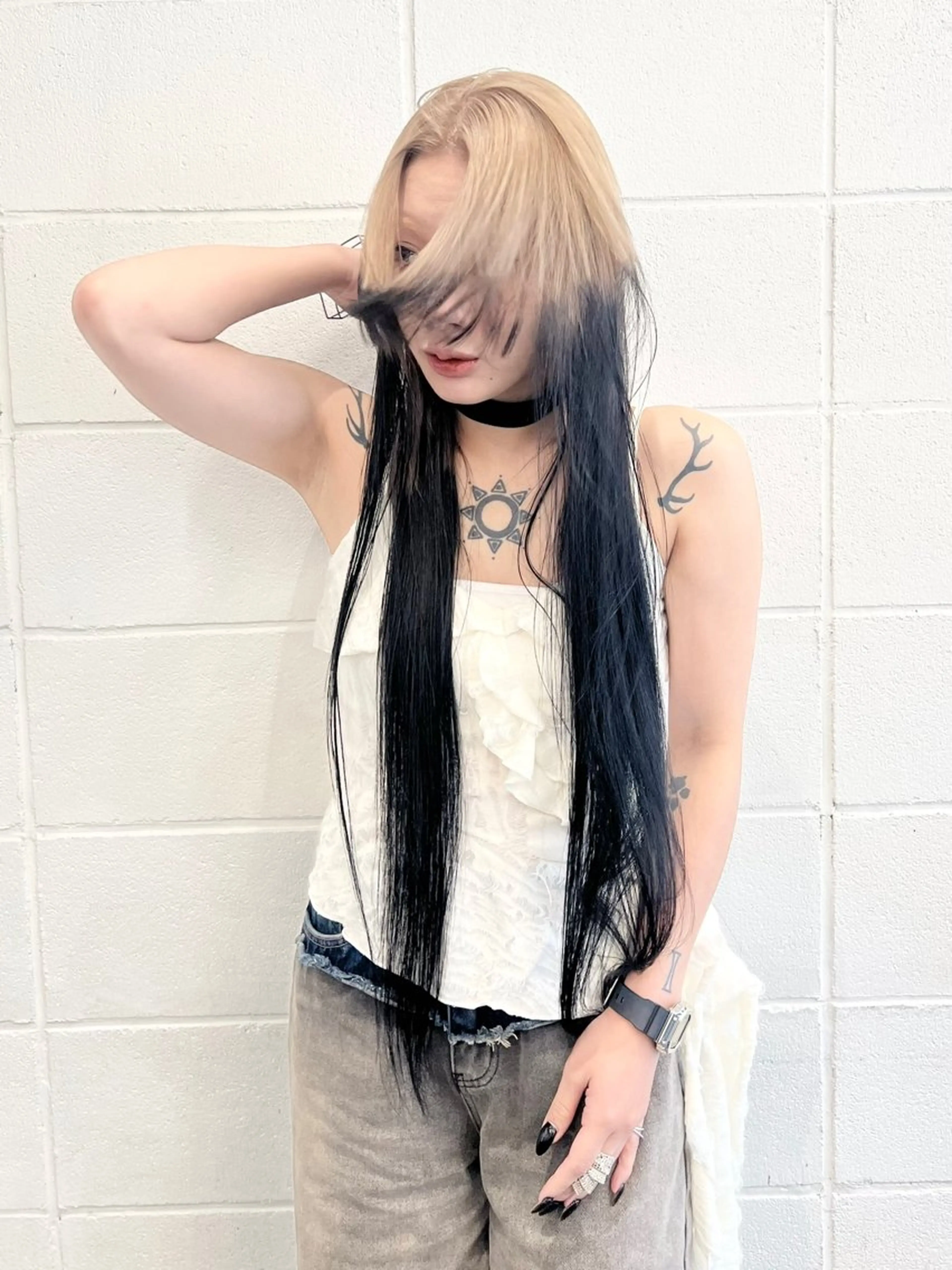 セミロング カラー ベージュカラー 黒髪 ブリーチ ブルーカラー ブルーブラック カット ヘアカラー トリートメント HARU//原宿🤍 リピート率NO.1のヘアスタイル