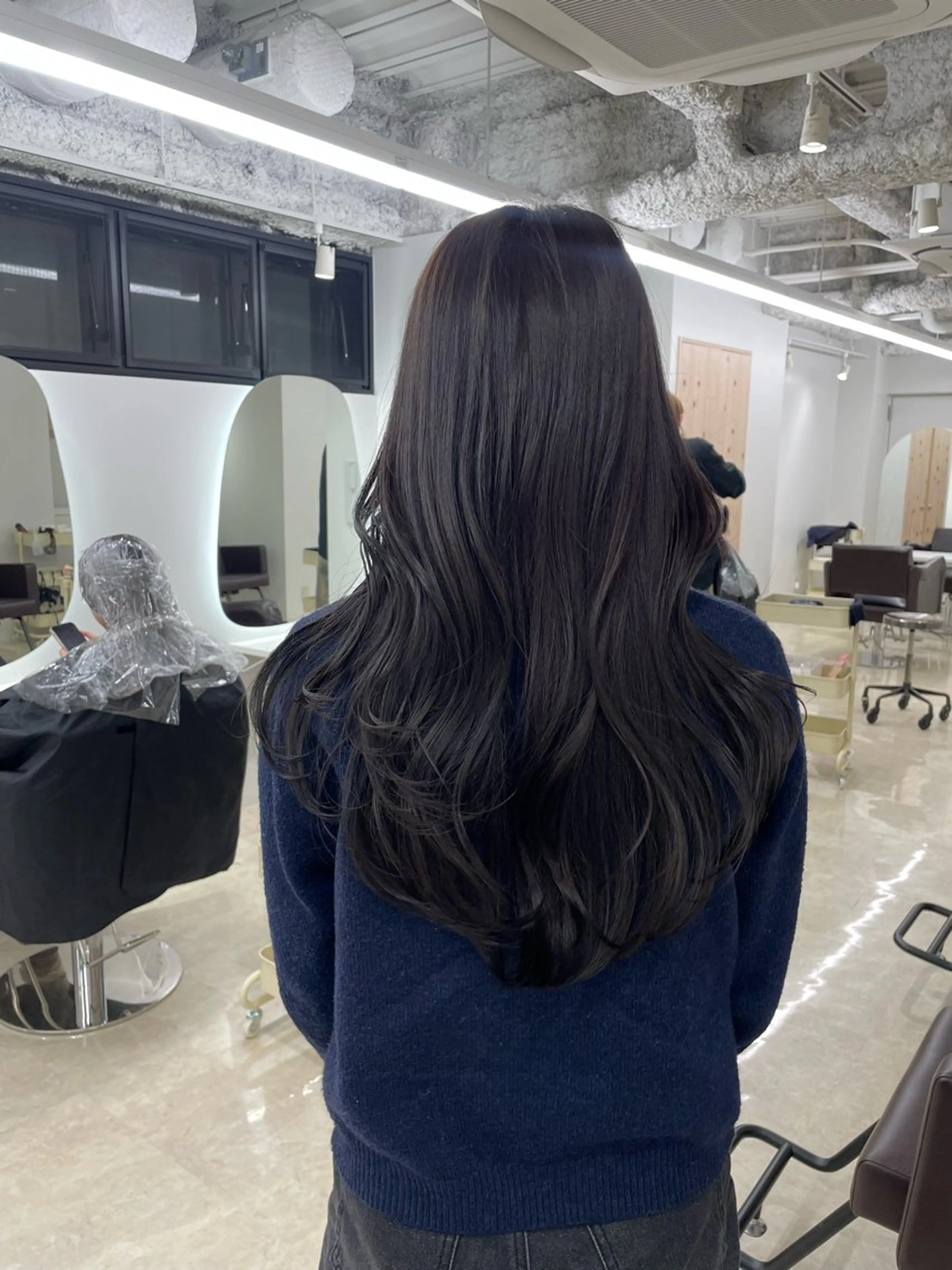 ロング カラー カット ヘアカラー トリートメント ヘアセット 新宿/韓国ヘア/ 髪質改善ストレートのヘアスタイル