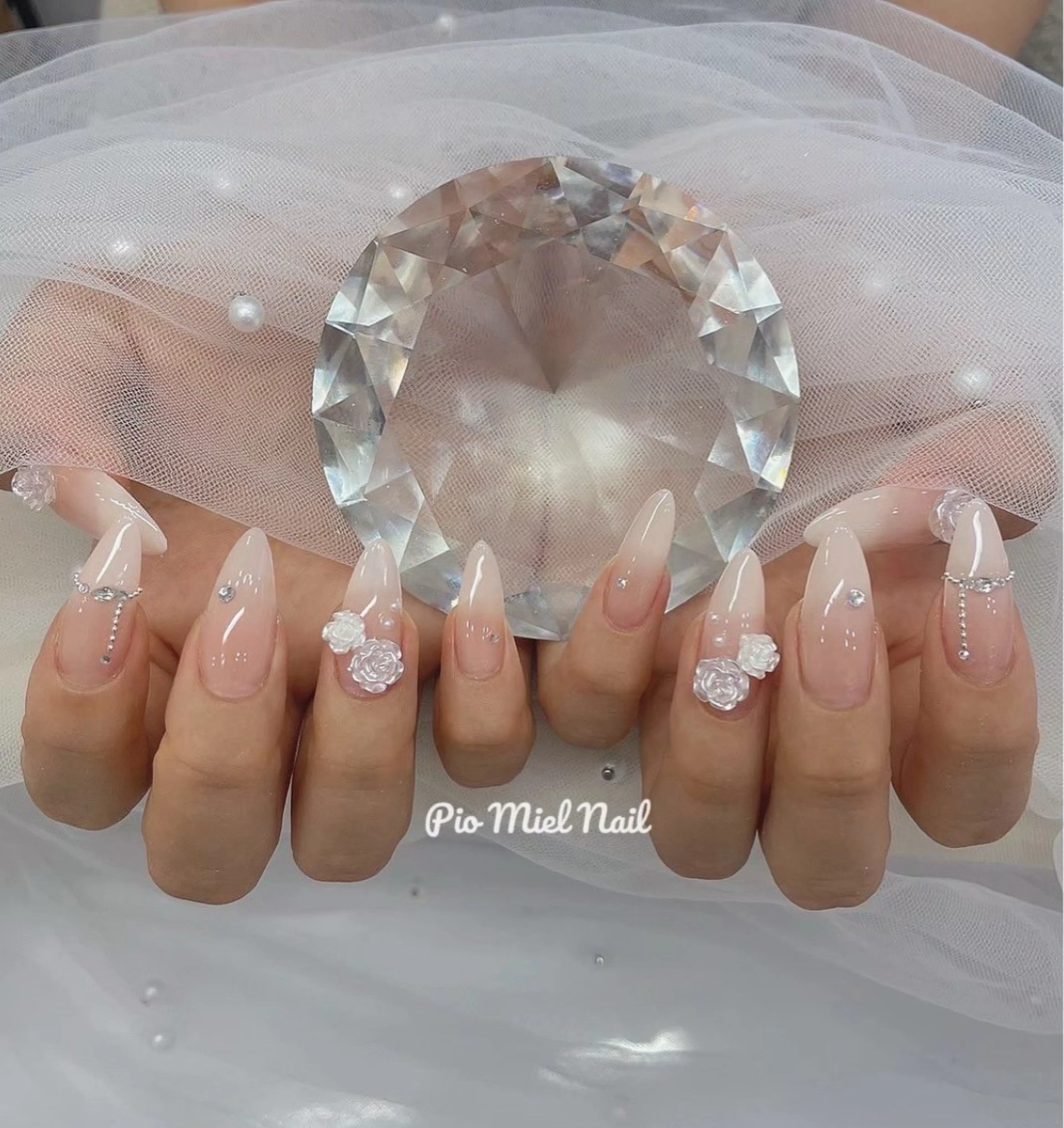 ミディアム 韓国風ヘア ハンドネイル momo 長さだしのネイルデザイン