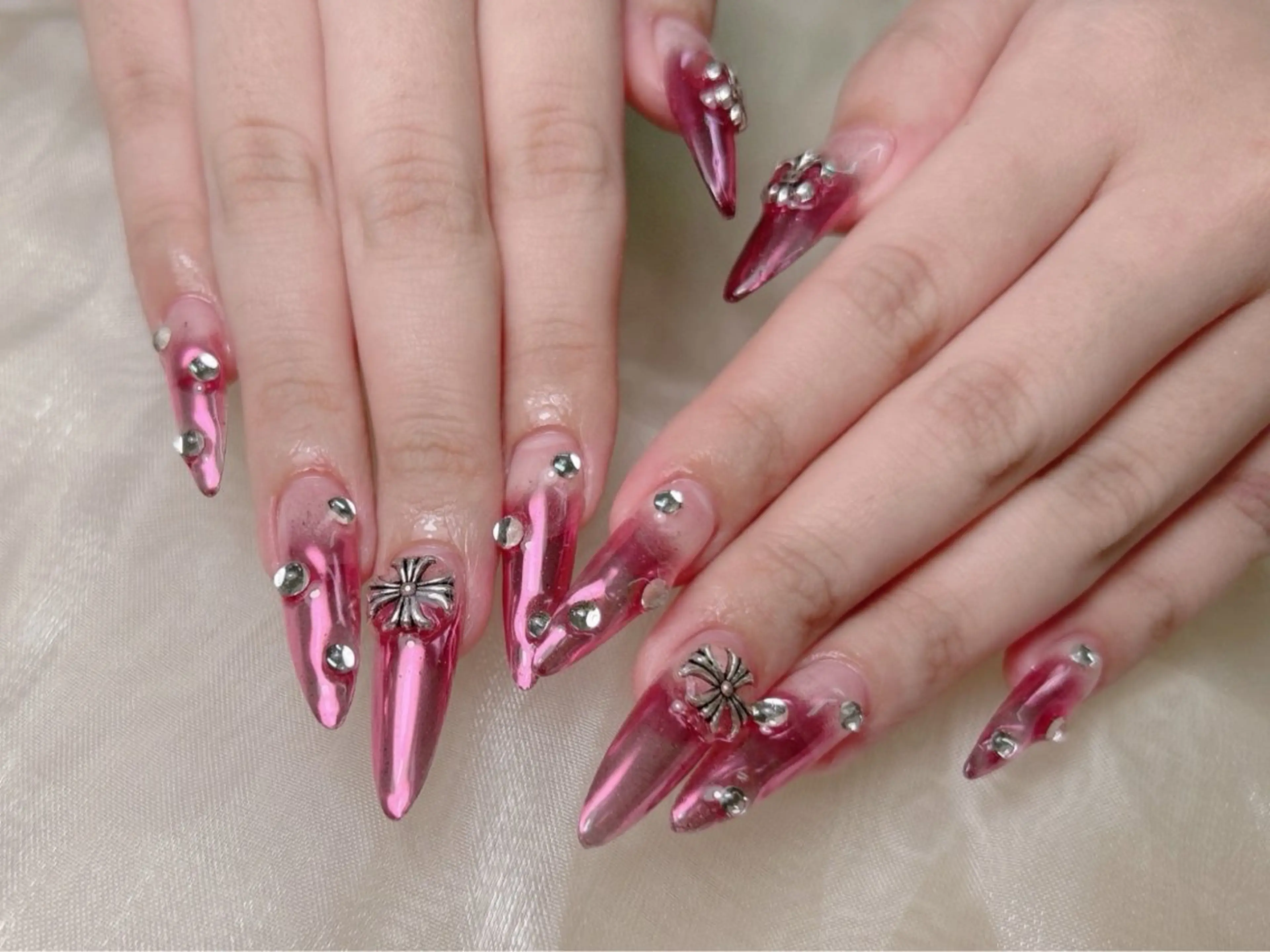 ネイル ロングネイル スカルプネイル lucky nail 歌舞伎町のネイルデザイン