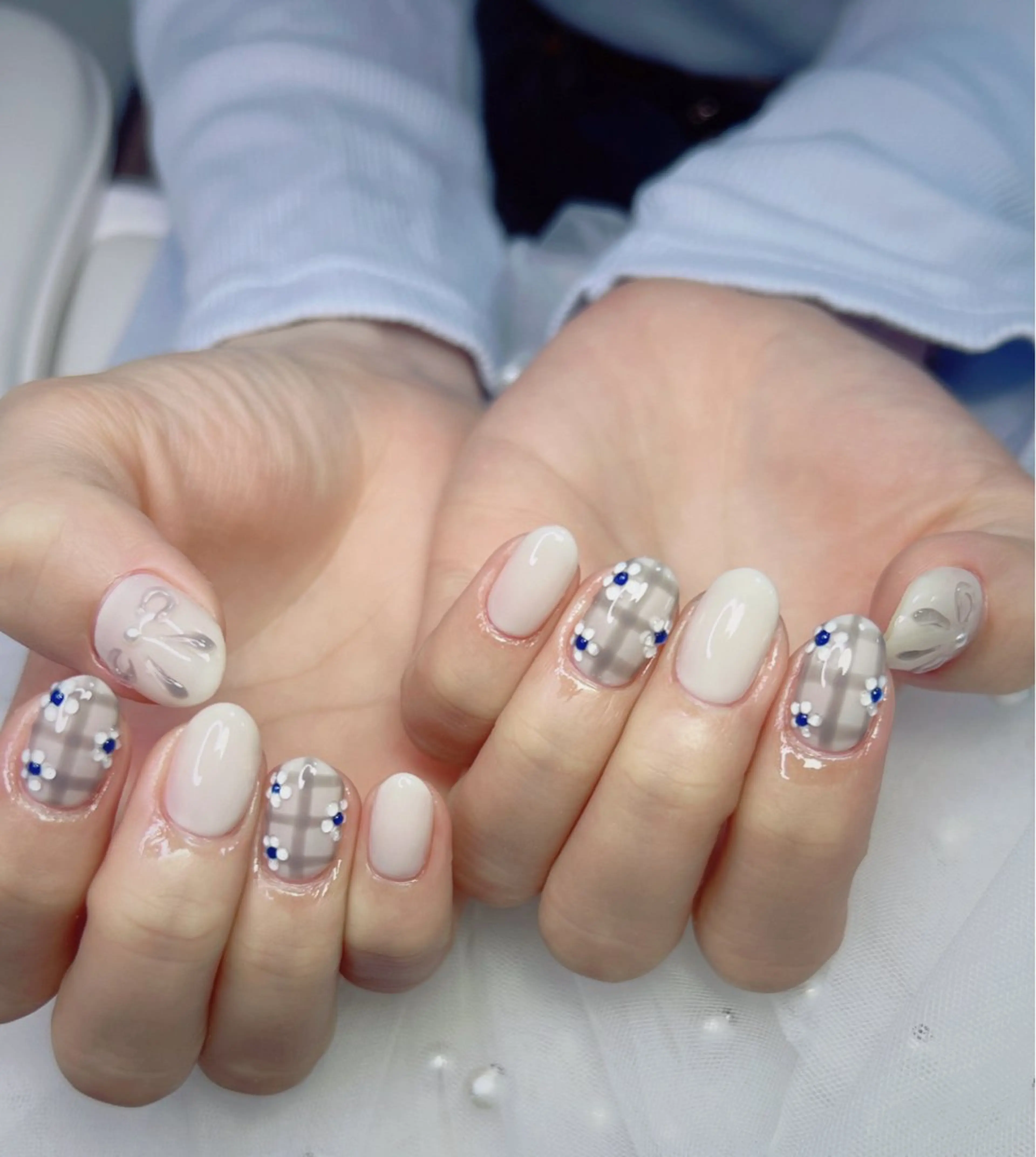 ネイル オーロラネイル 長さ出し フットネイル 韓国ネイル ラメ(グリッター) ハンドネイル 👍thumbs up nail👍のネイルデザイン