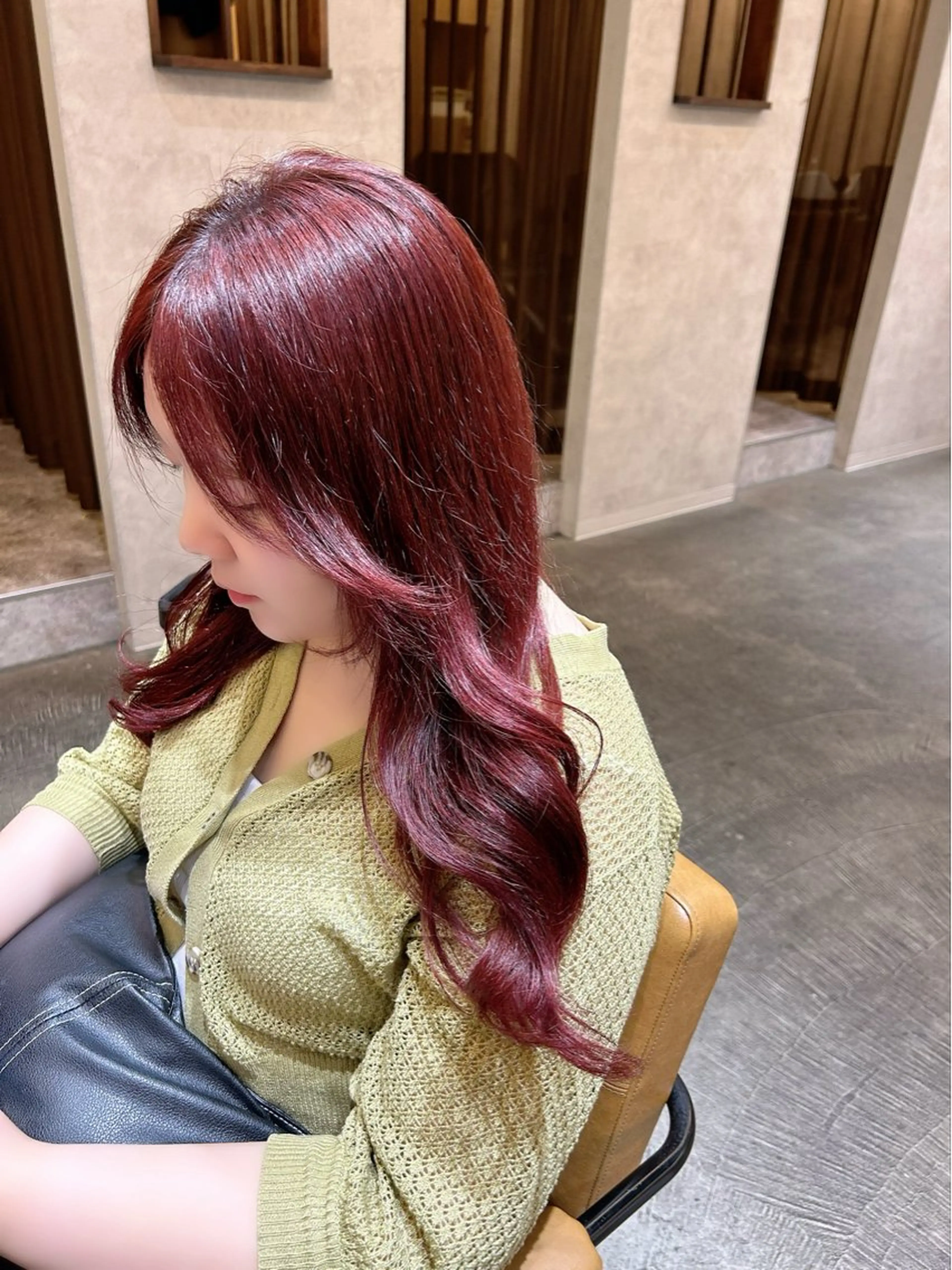 カラー ブリーチ ヘアカラー 束感まつ毛／艶カラー おがたゆうか🎀‎のマツエク・マツパデザイン