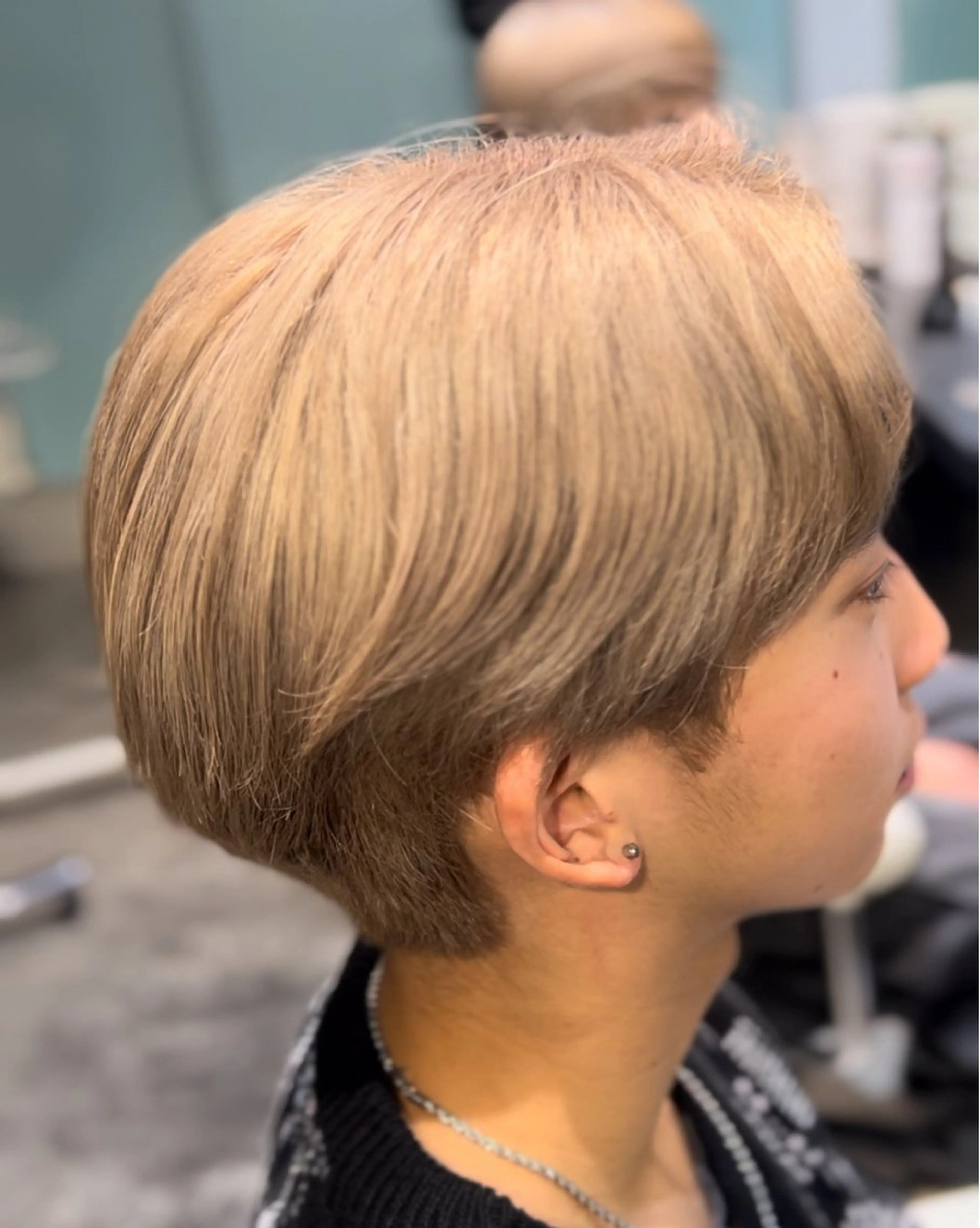 カラー ブリーチ 二宮 陽太のヘアスタイル