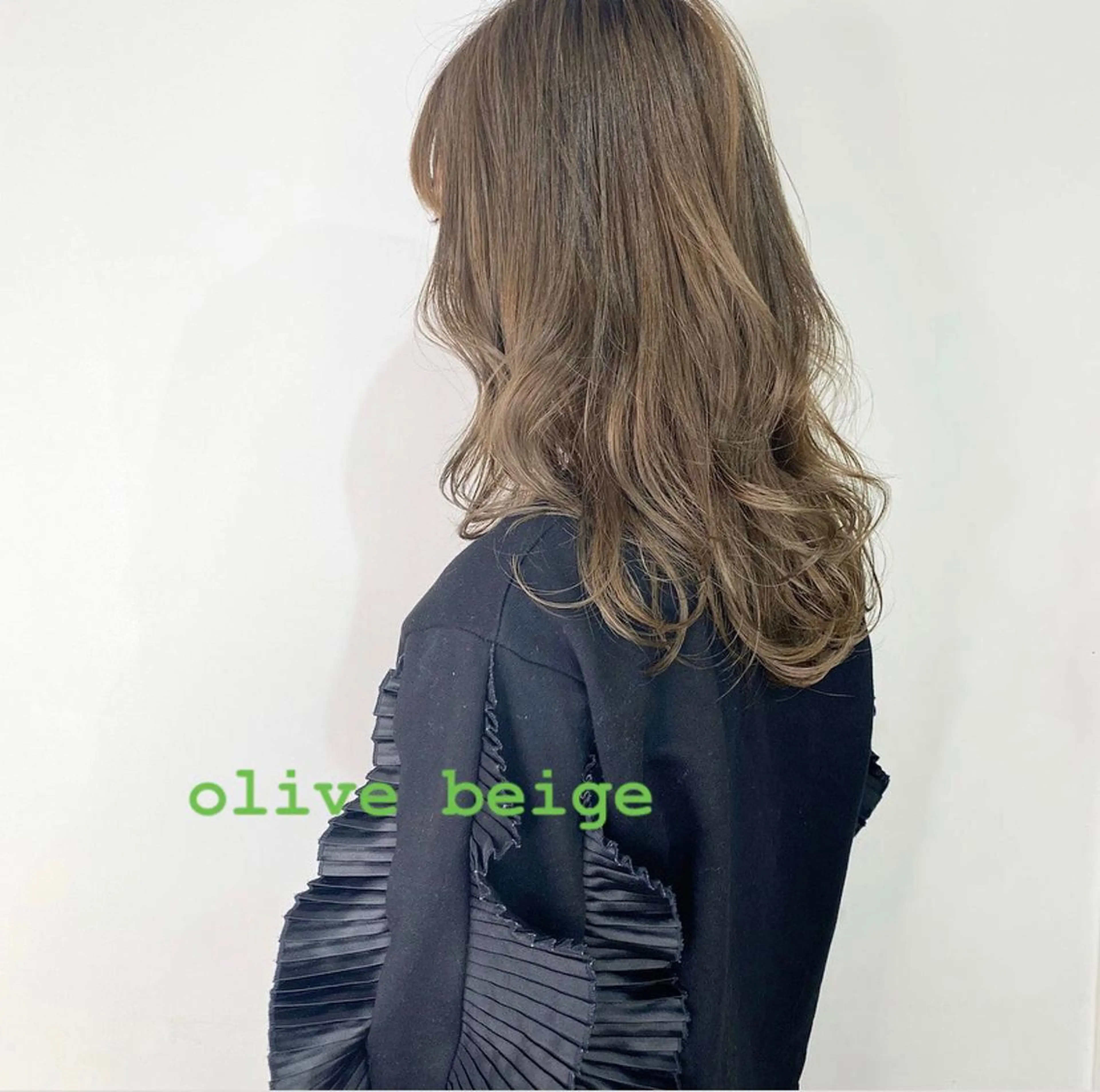 セミロング 家里 圭子のヘアスタイル