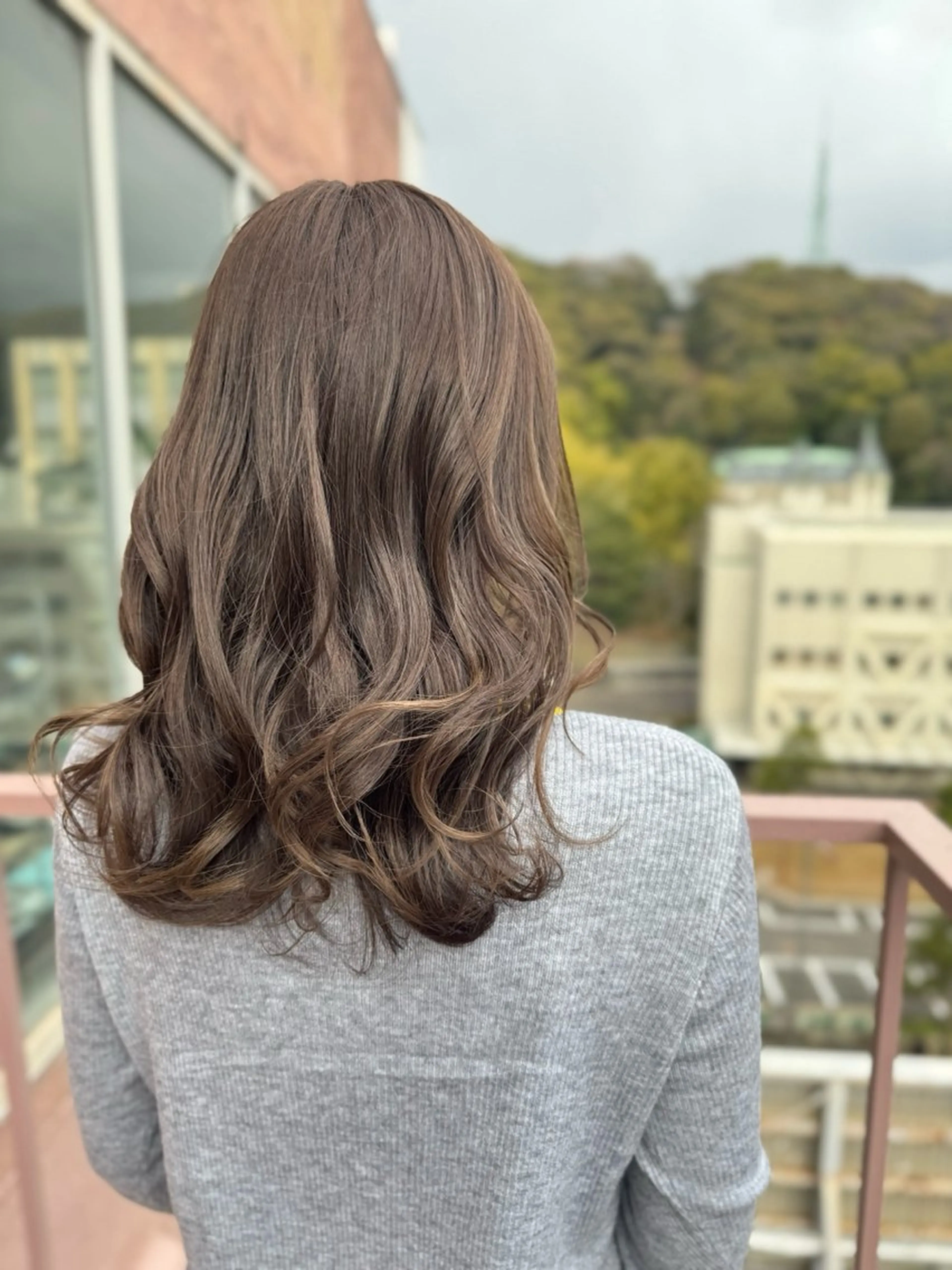 セミロング カラー グレージュ カット ヘアカラー トリートメント Viage （ビアージュ）のヘアスタイル