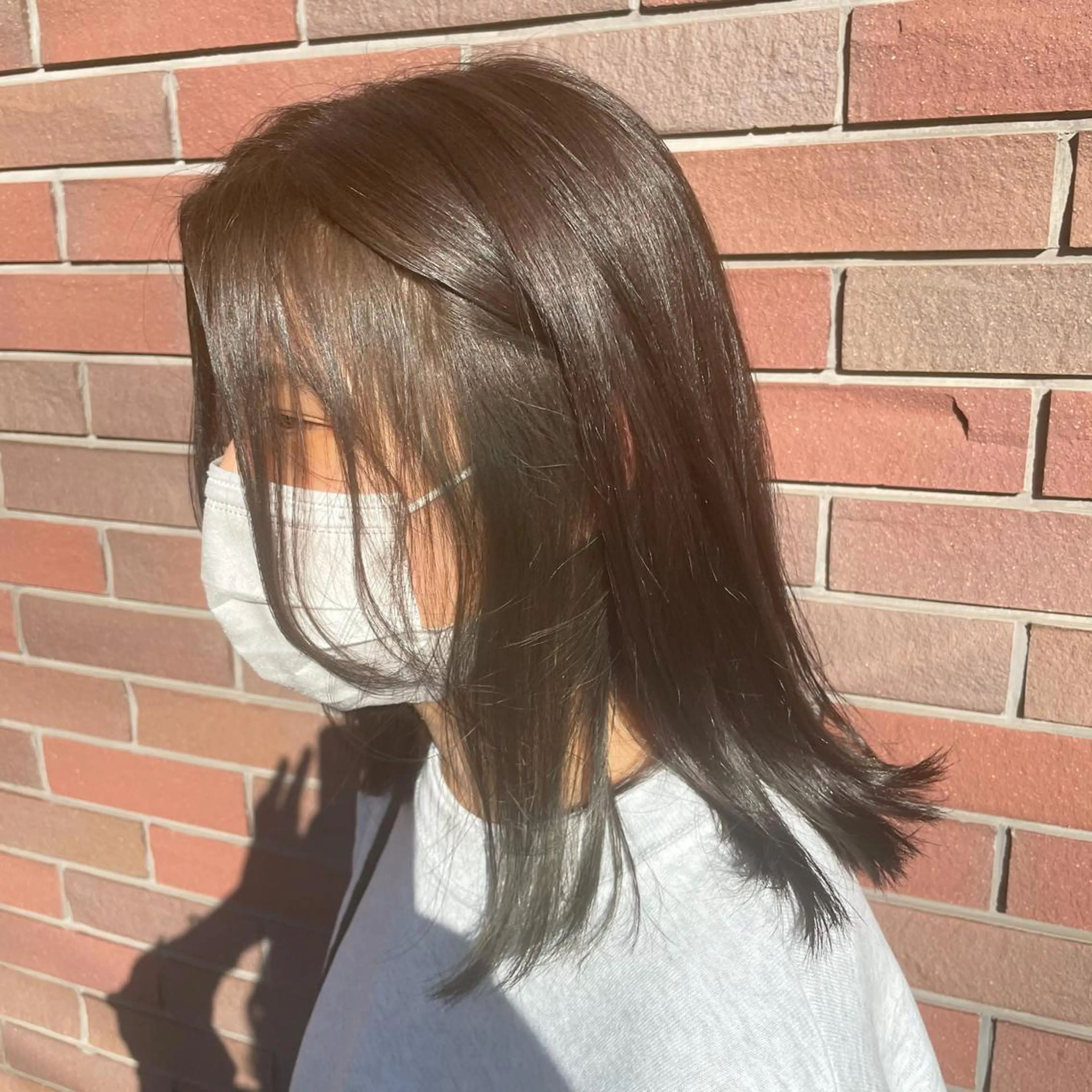 ミディアム カラー インナーカラー オリーブグレー 古沢 みづきのヘアスタイル