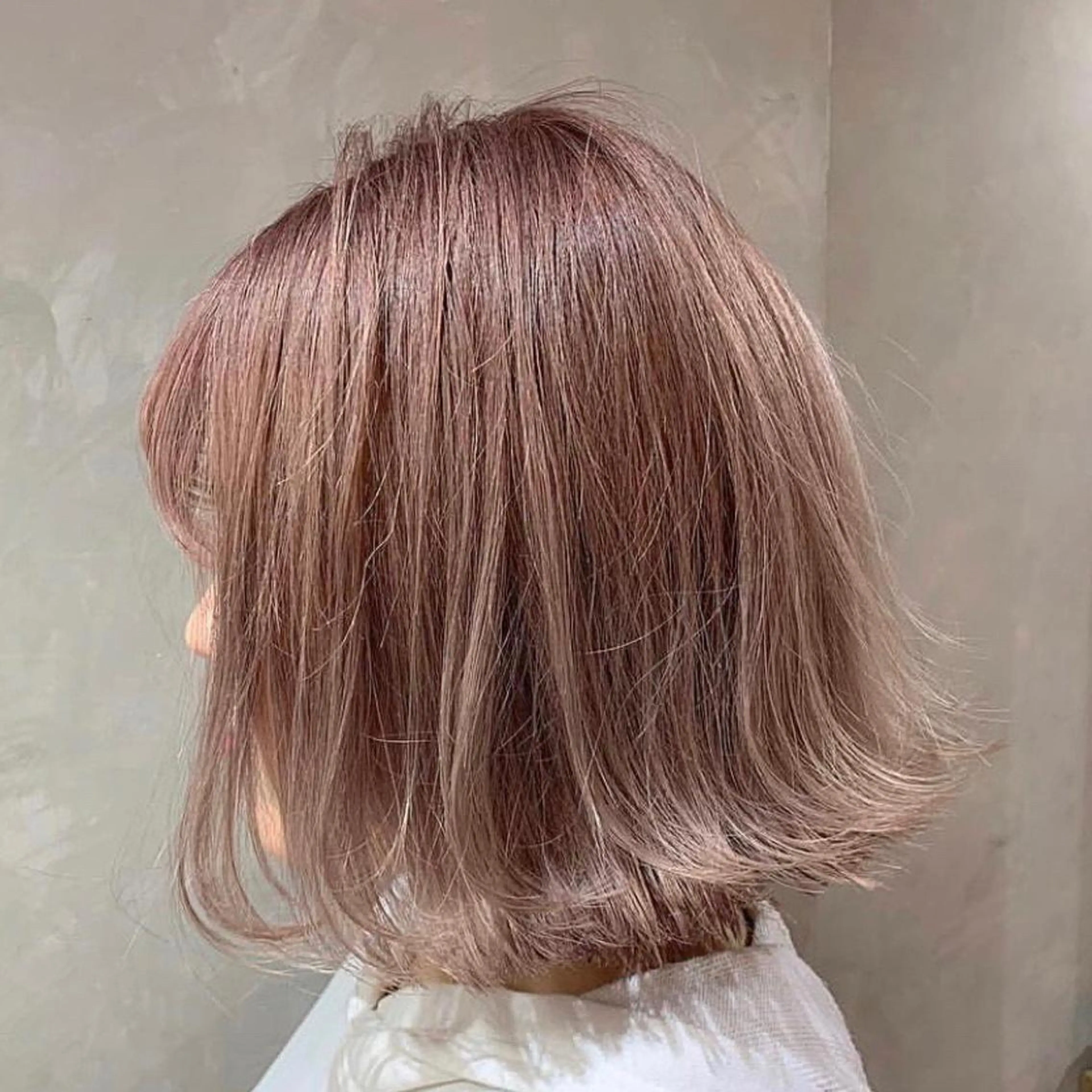 ミディアム カラー Hair & make Lamp所属・梅田のブリーチ特化 美容師KAI🥰のヘアスタイル