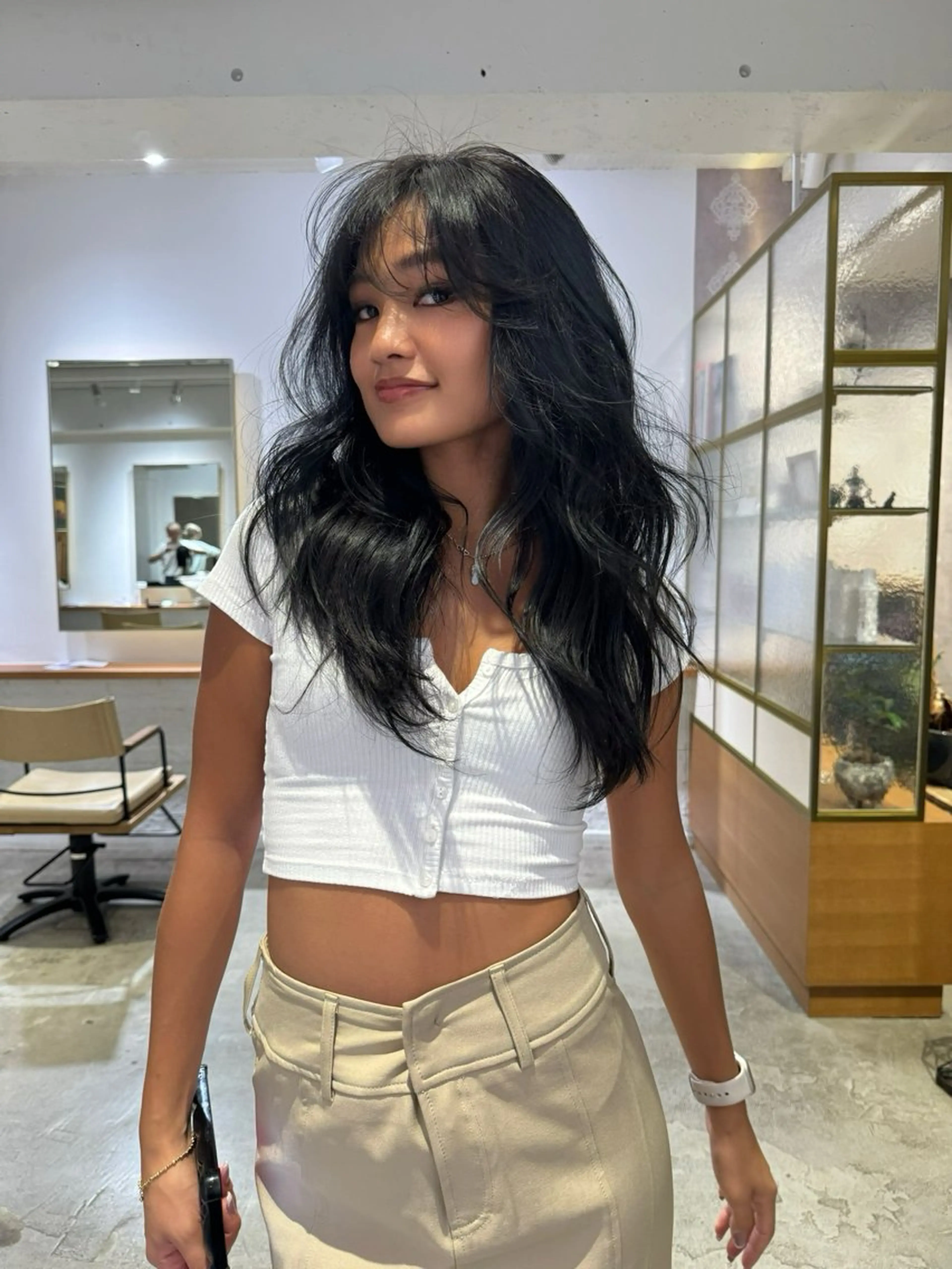 ロング カラー 黒髪 ブルーカラー ブルーブラック レイヤーカット ナガミネアリサ/ 学芸大学/海外ヘアのヘアスタイル