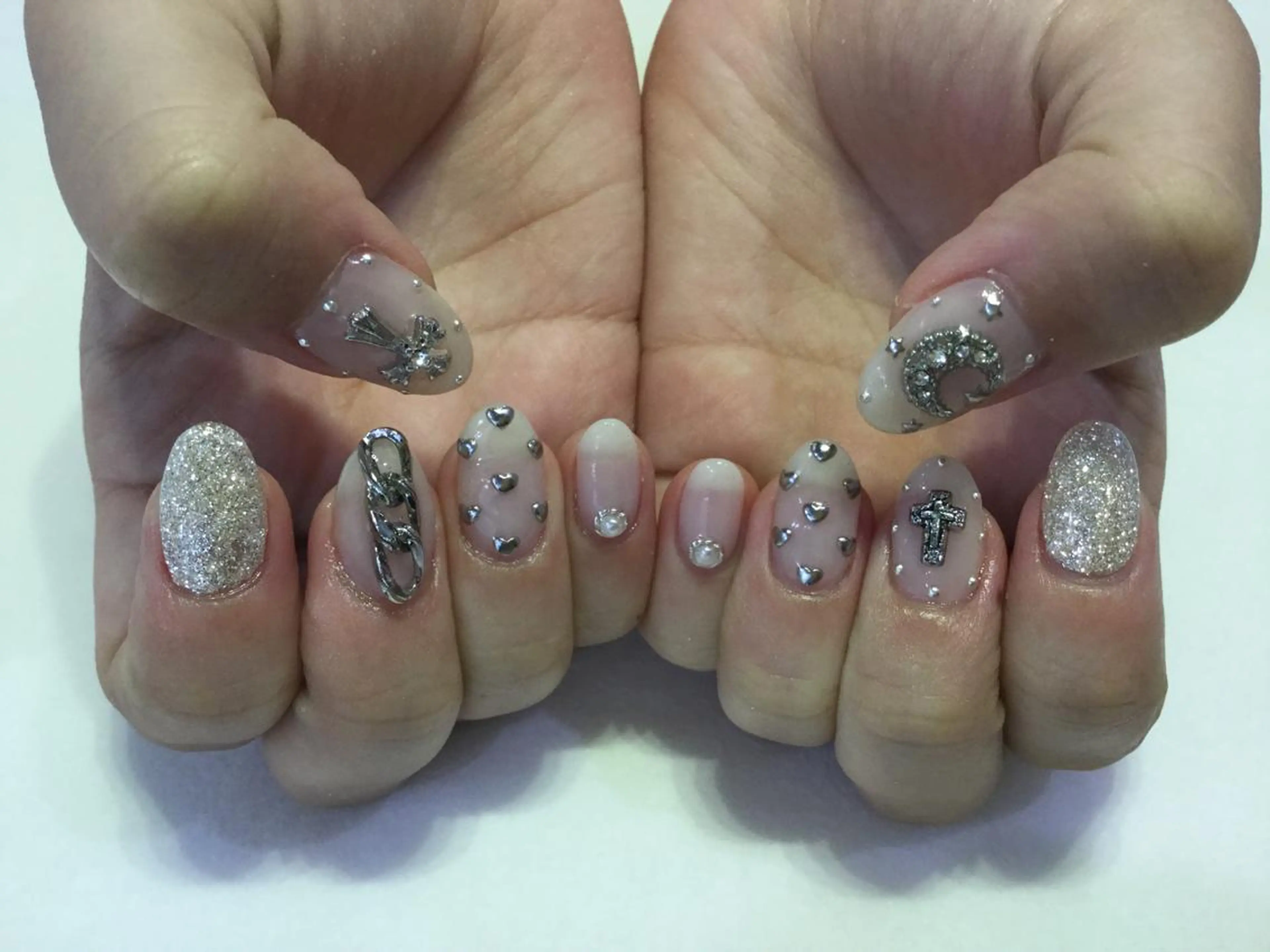 ネイル 💎🐰 saki. m 🐰💎のネイルデザイン