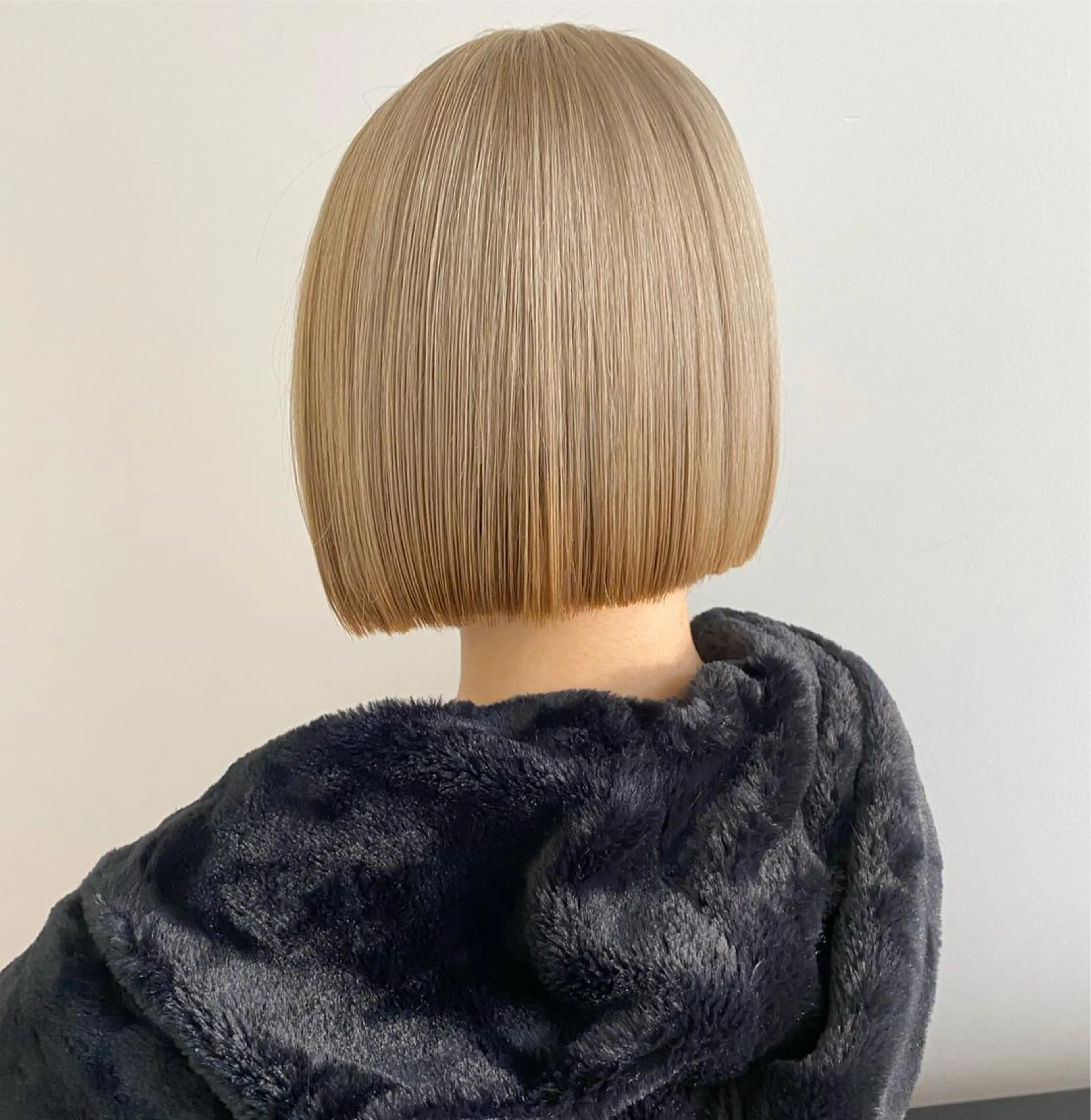 ショート カラー 顔周りカット/透明感 カラー✂️MEIのヘアスタイル