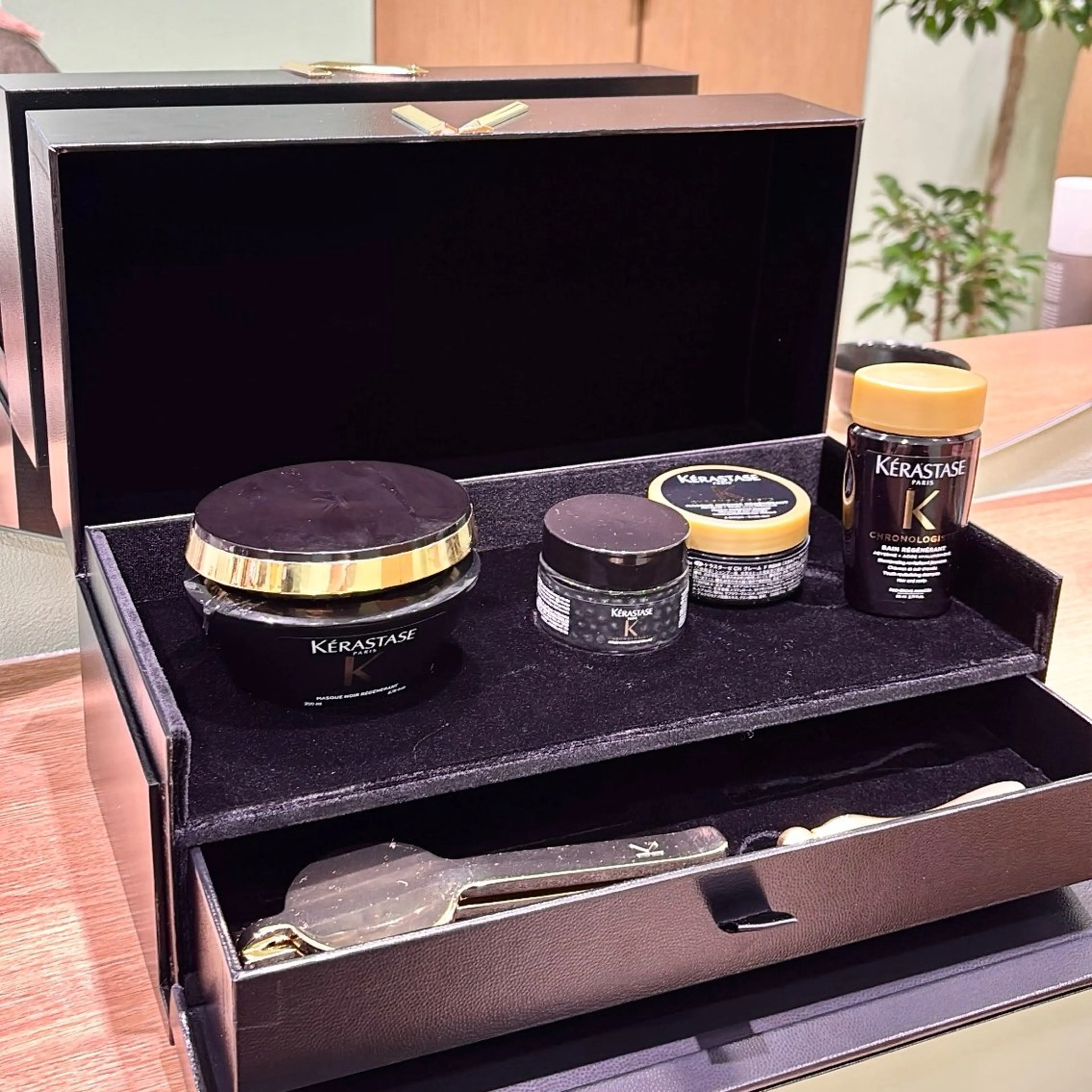 🉐【クロノロジスト】新キャビアトリートメント⚡︎➕6800円相当のお持ち帰りヘアケア商品をプレゼント🎁の写真