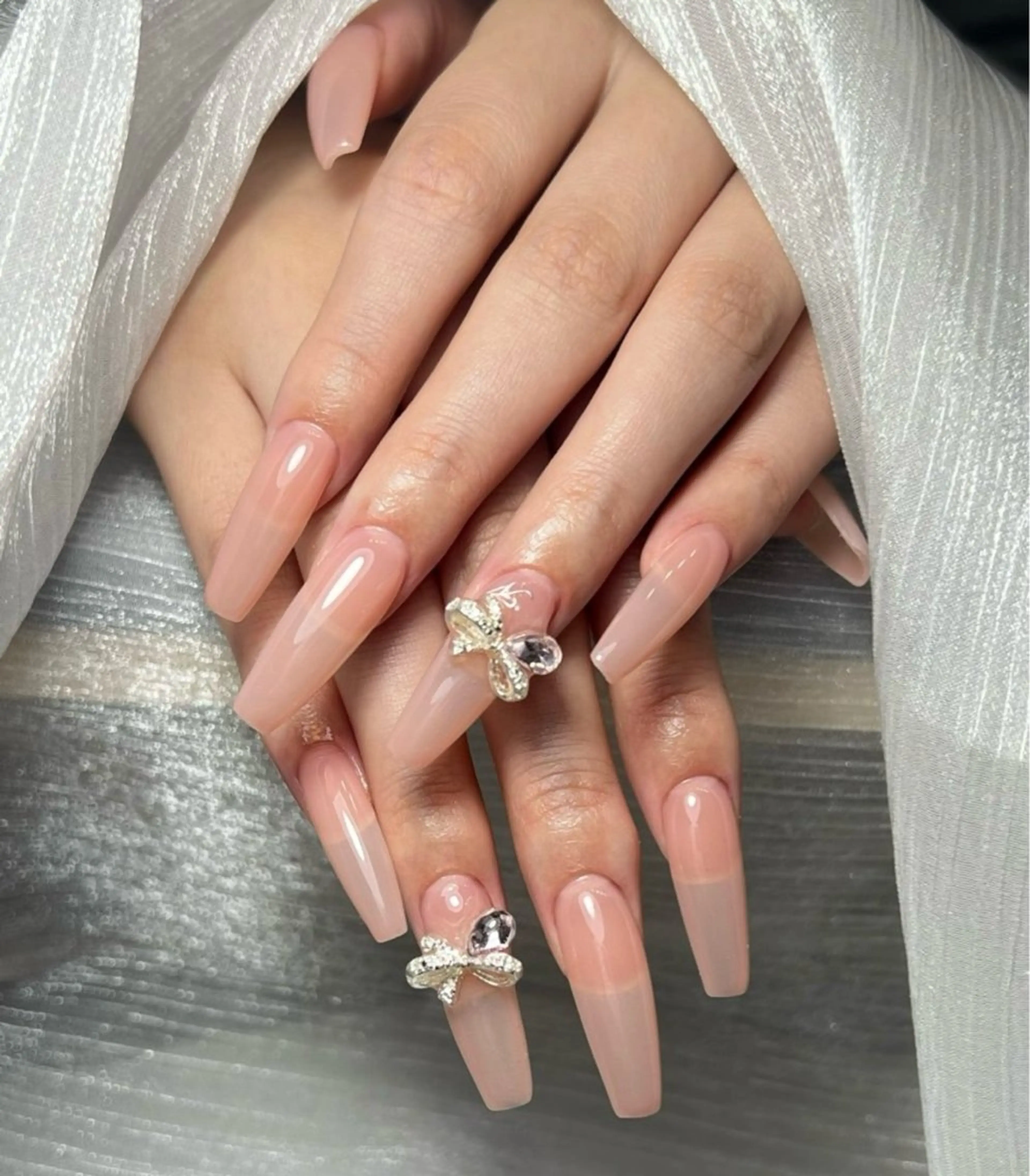 ネイル 長さ出し専門 パーツのネイルデザイン