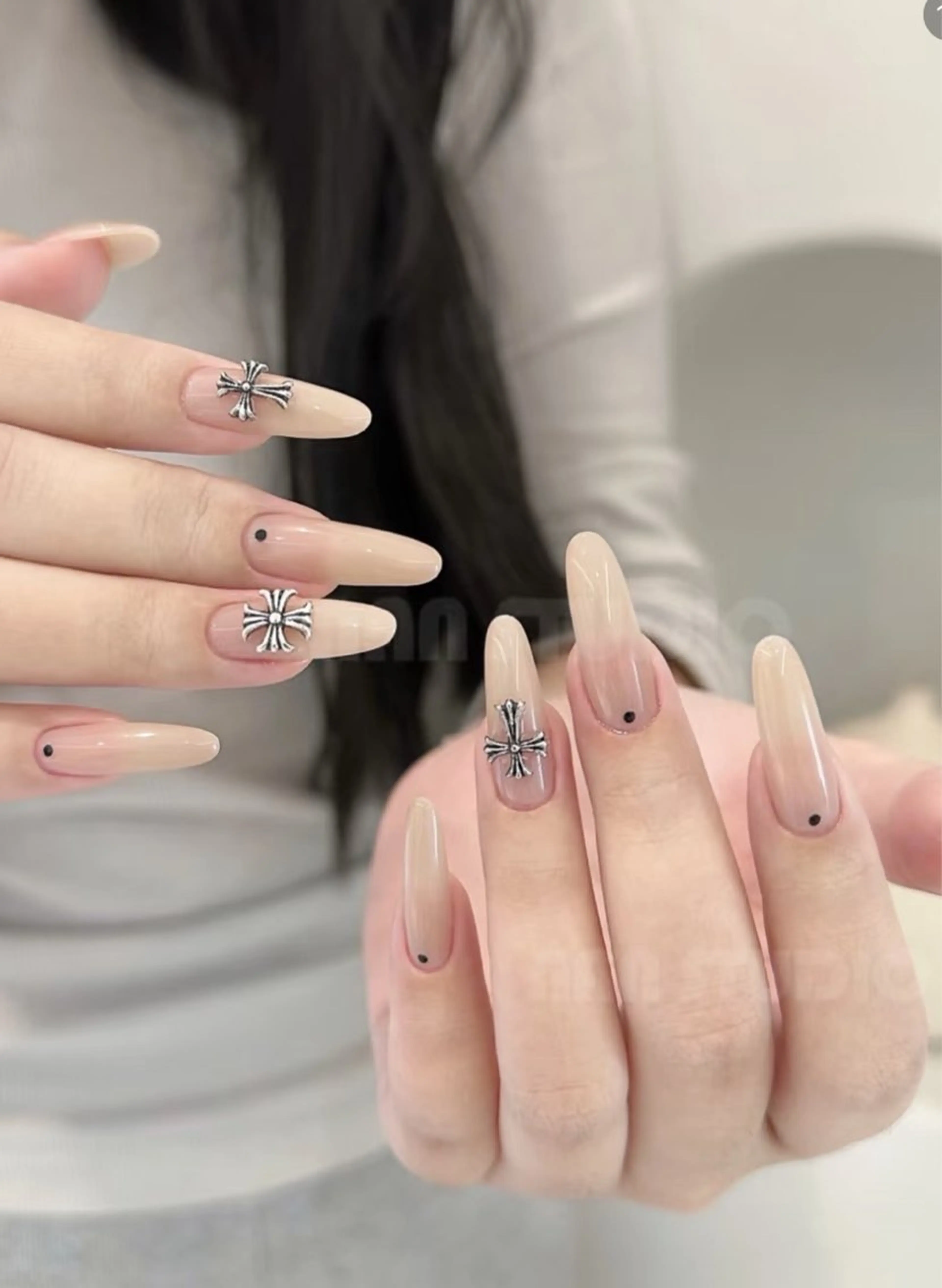 ネイル フレンチネイル グラデーション キラキラネイル 韓国ネイル マグネットネイル ハンドネイル 🎀🎀YooLi Nail Salonのネイルデザイン