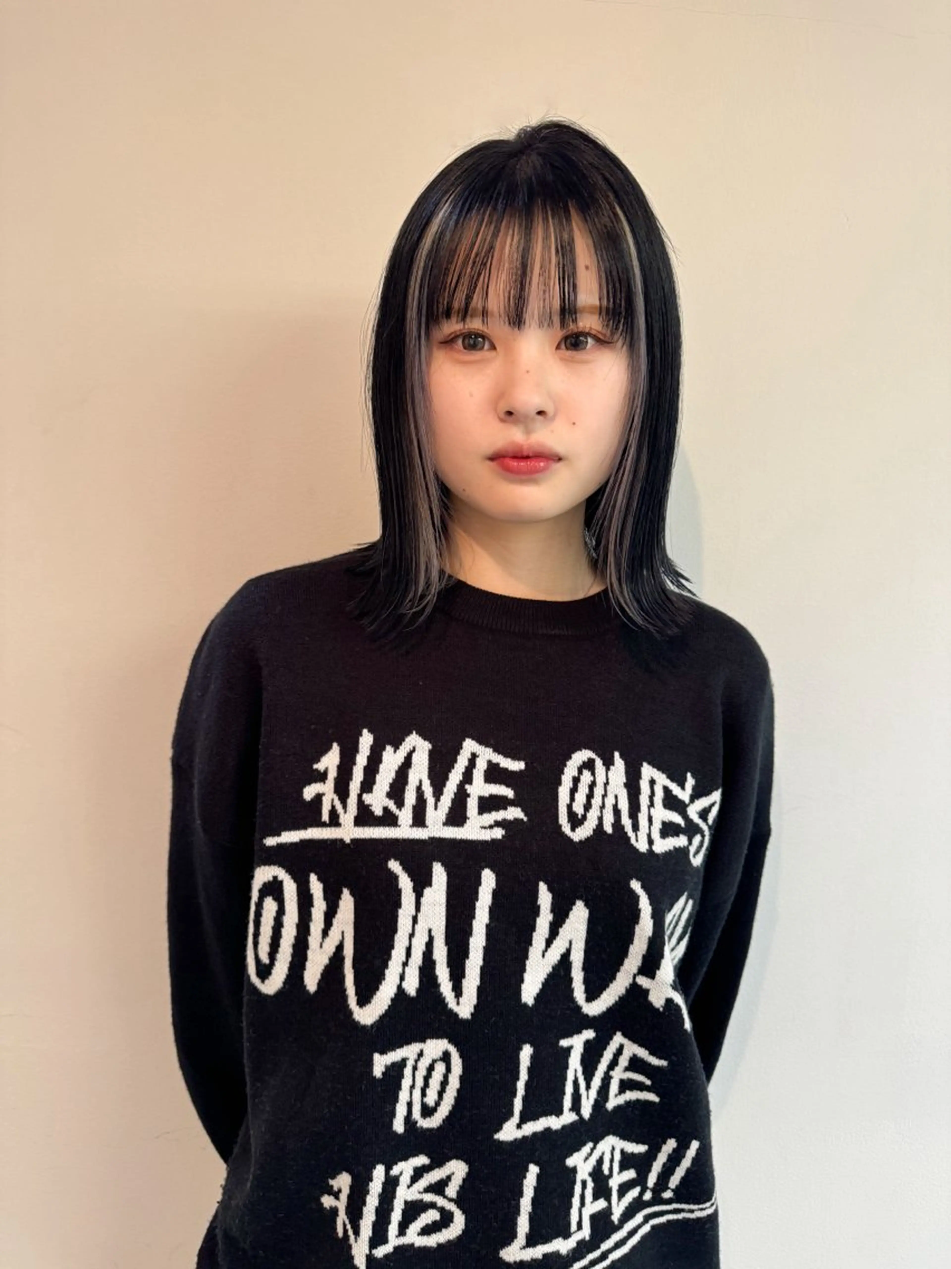 ミディアム カラー カット ヘアカラー トリートメント 顔周りレイヤー/韓国 ブリーチminamiのヘアスタイル