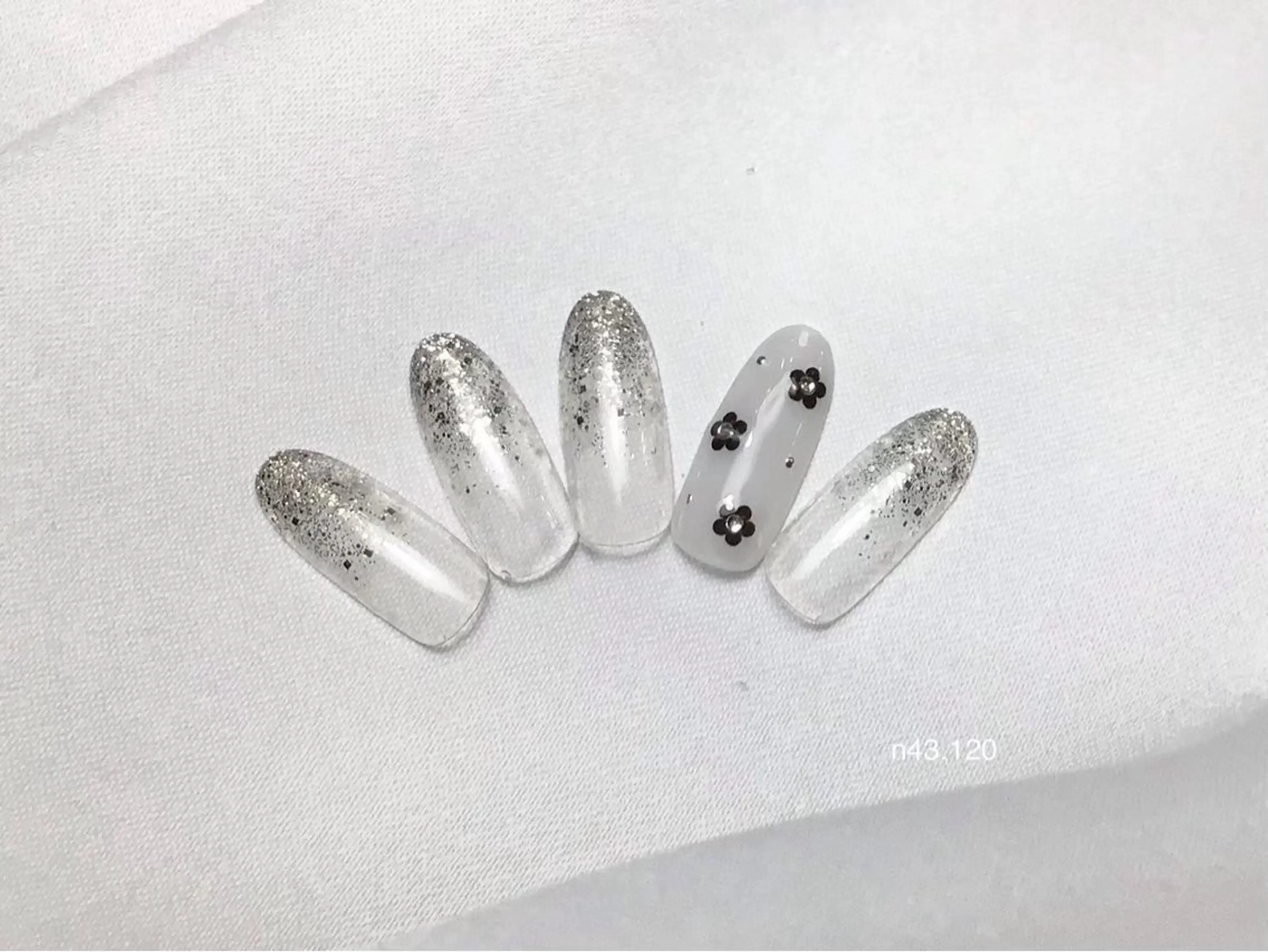 ネイル シンプルネイル ハンドネイル peTiT sayakaのネイルデザイン