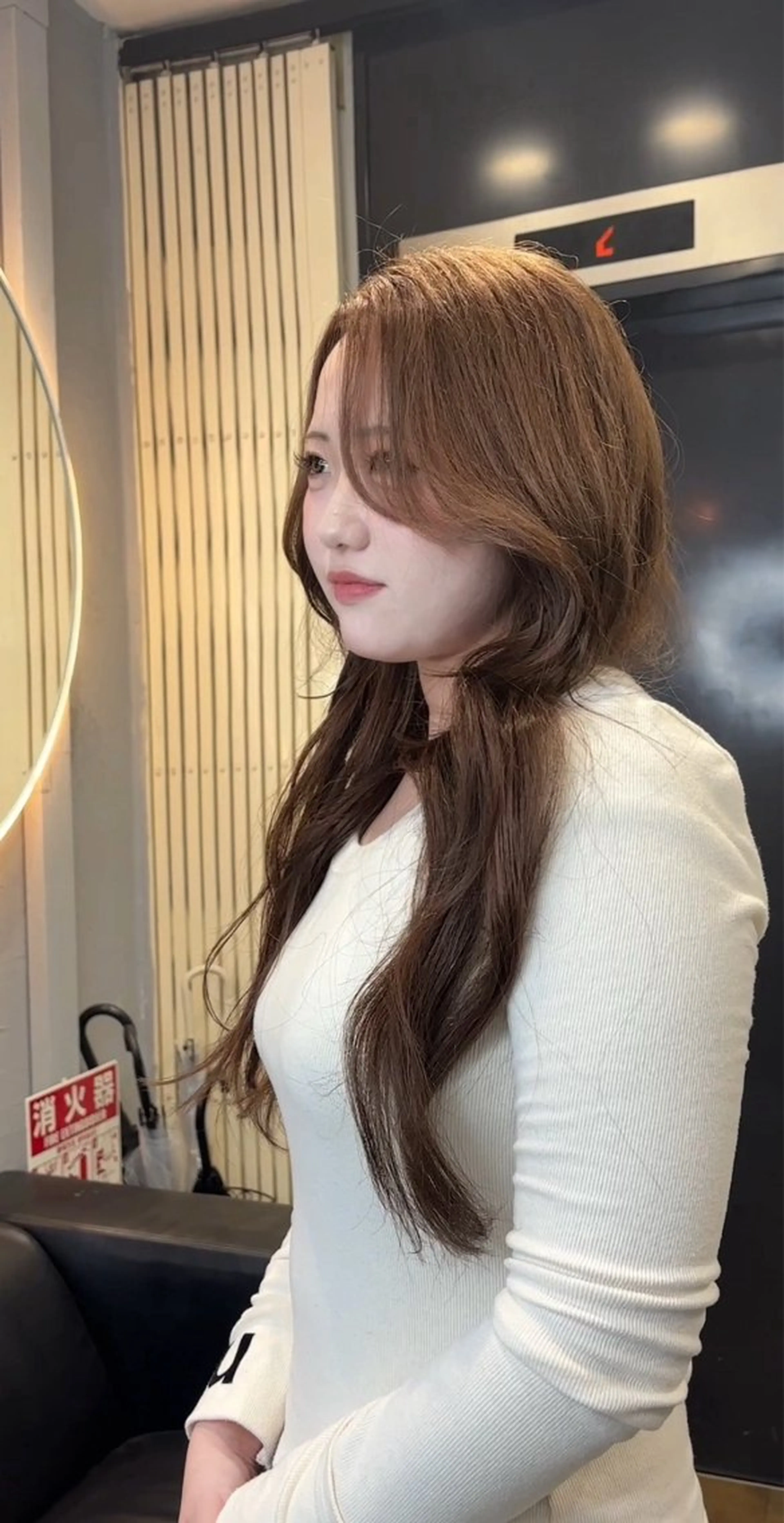 ロング ヘアカラー トリートメント ヘッドスパ ヘアセット 韓国ヘア/ブリーチ無 しWカラー/オリーブのヘアスタイル