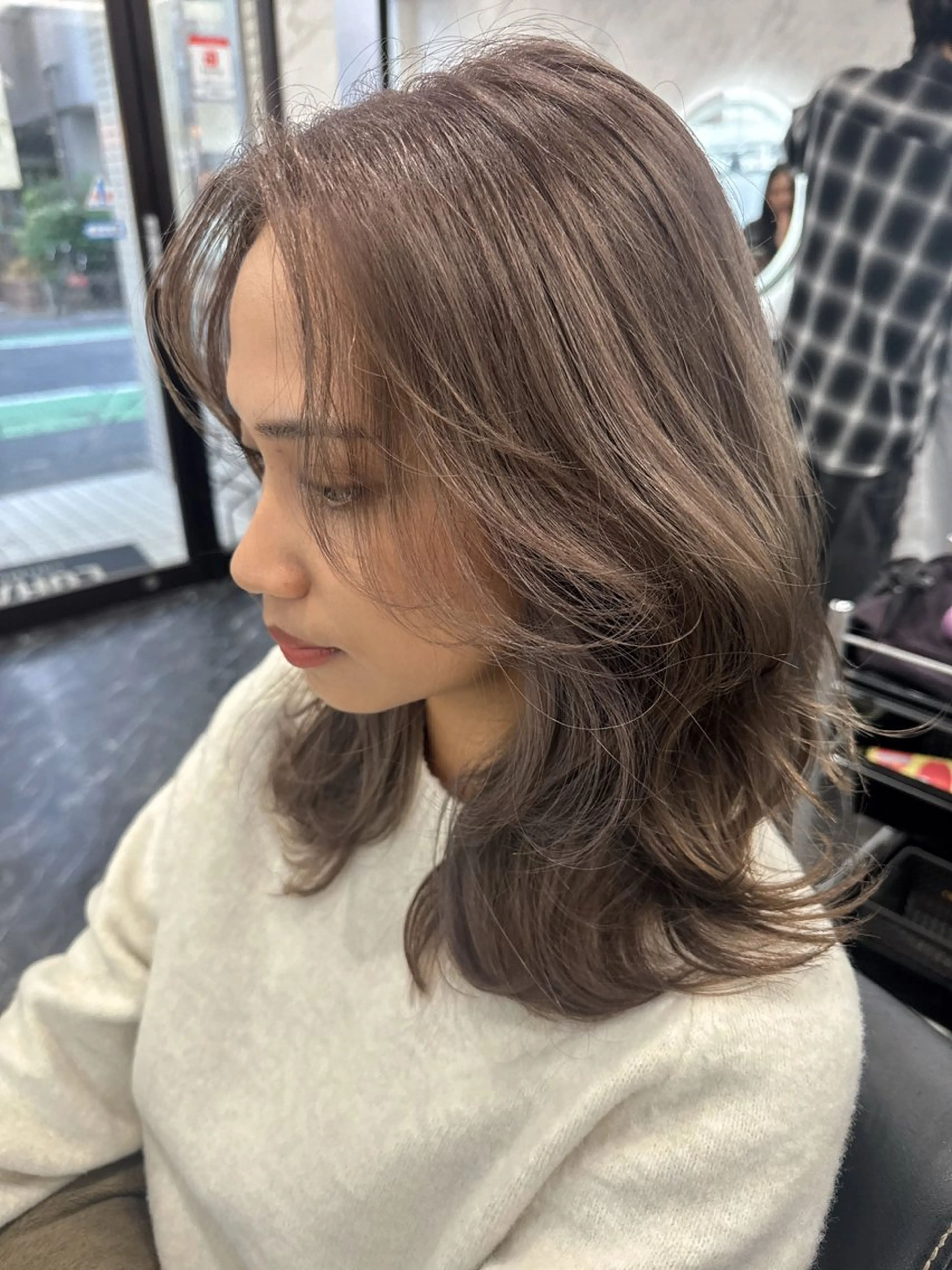 ミディアム カット ヘアカラー LOHAS Kanaのヘアスタイル