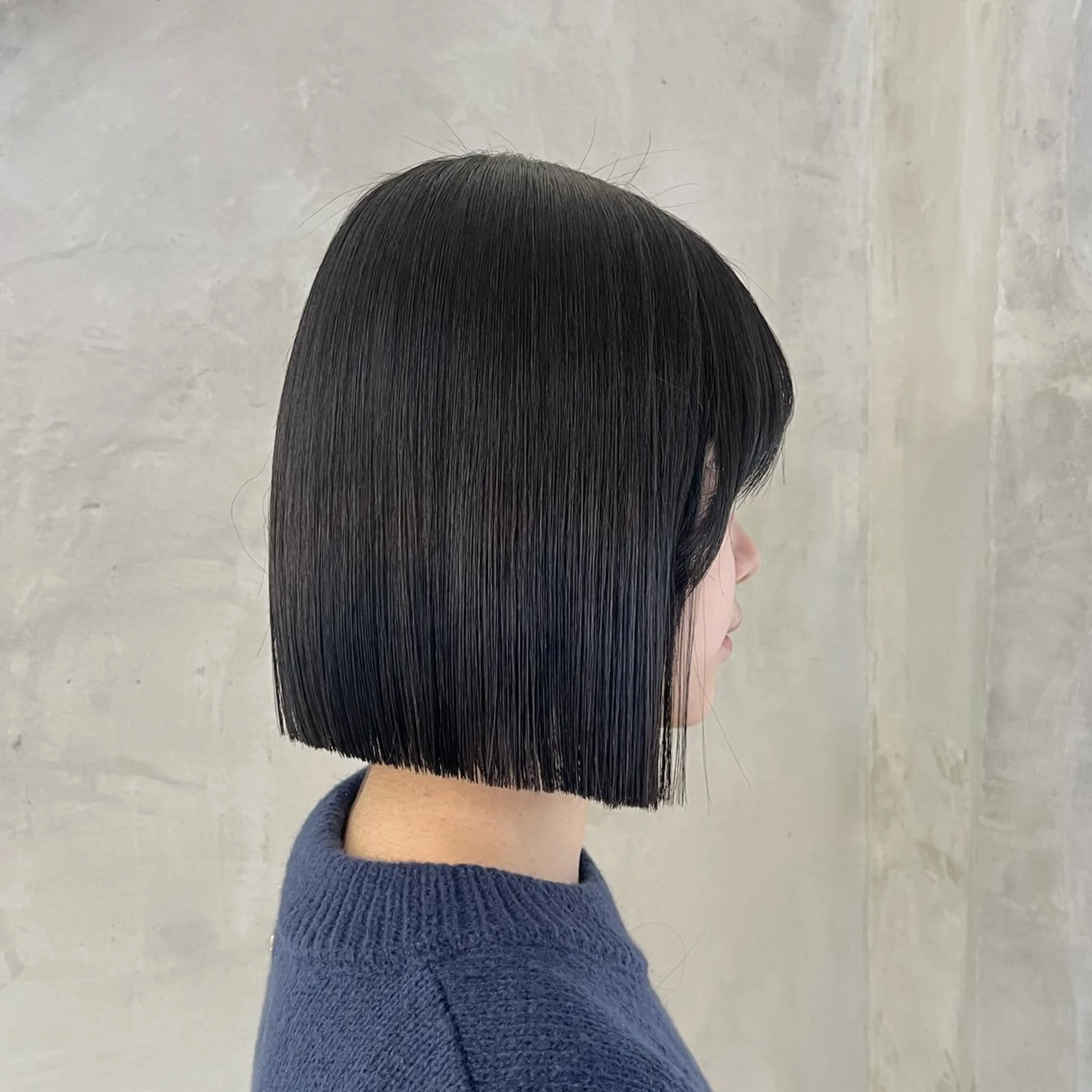 ミディアム effect横浜所属・切りっぱなしボブ/ 艶カラー/綾莉のヘアスタイル