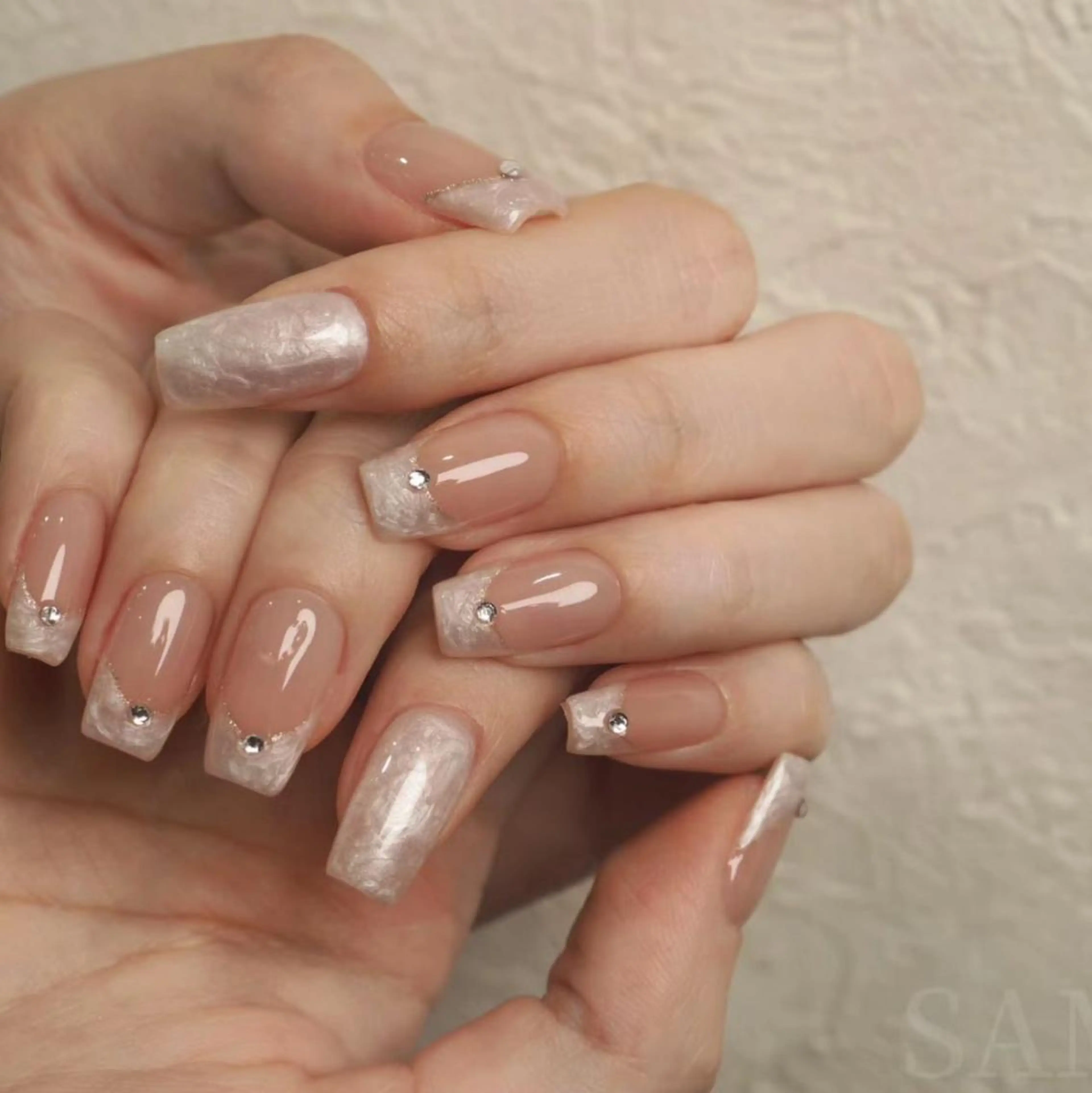 ネイル アートネイル 長さ出し ネイルチップ Queens momoのネイルデザイン