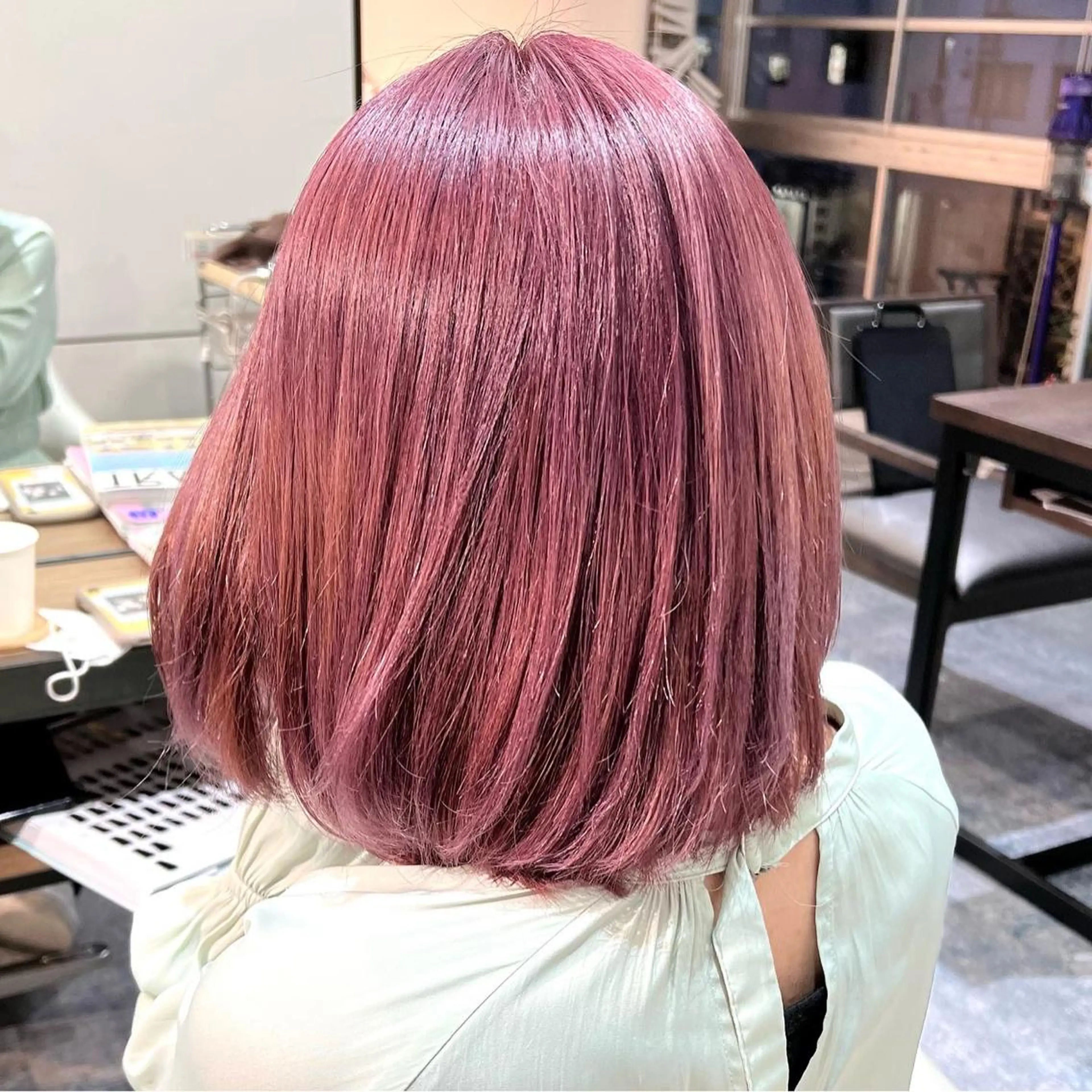 ミディアム カラー 🌈re-room EIKI🇰🇷のヘアスタイル