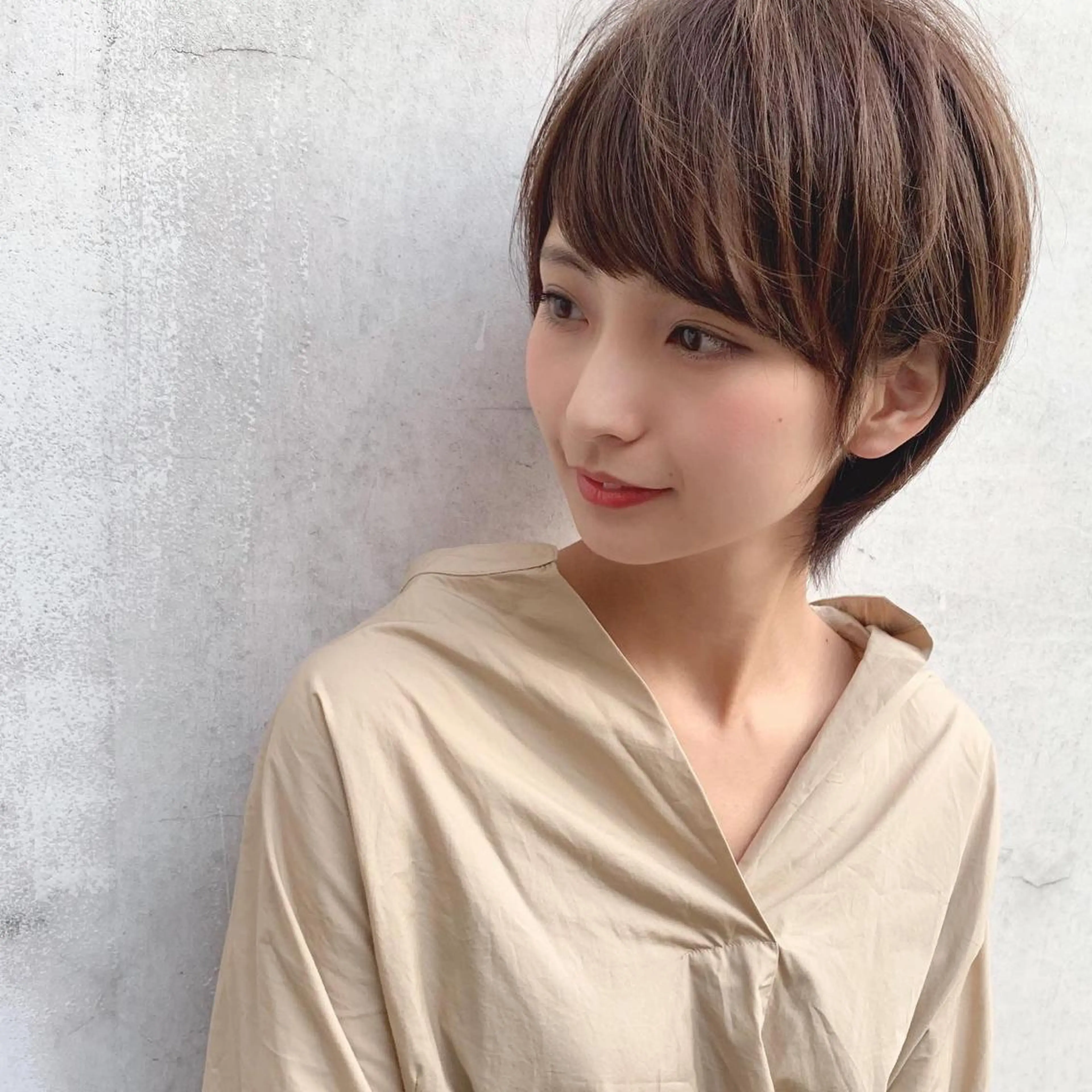 ショート レイヤーカット ✨️進藤ひかりのヘアスタイル