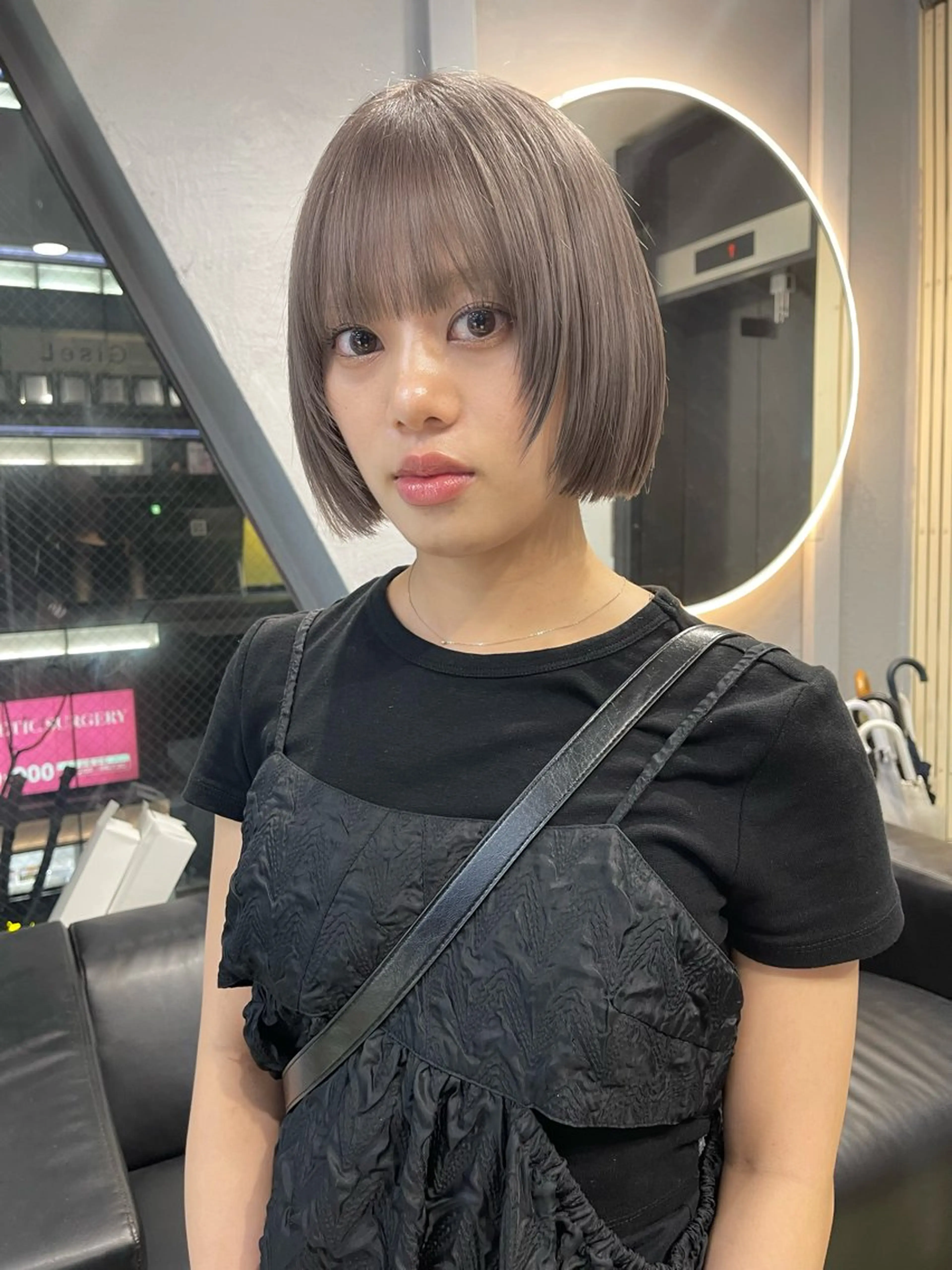 ミディアム カラー ベージュカラー ブリーチ ケアブリーチ デザインカラー ダブルカラー カット ヘアカラー トリートメント TATSUブリーチ/ ミルクティーベージュのヘアスタイル