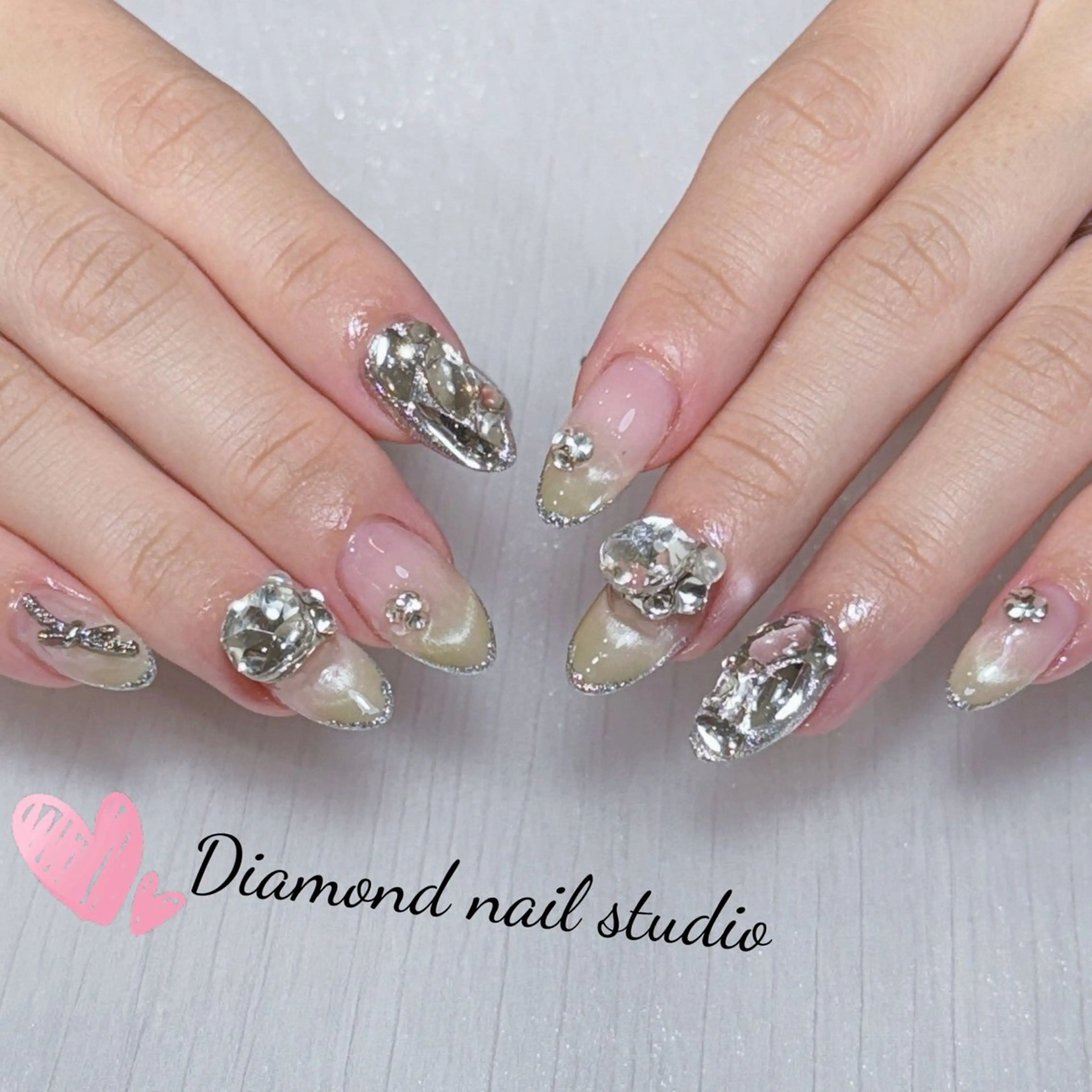 ネイル アートネイル オーロラネイル ガーリー キラキラネイル マグネットネイル ハンドネイル ハンドケア Diamond AYU💜のネイルデザイン