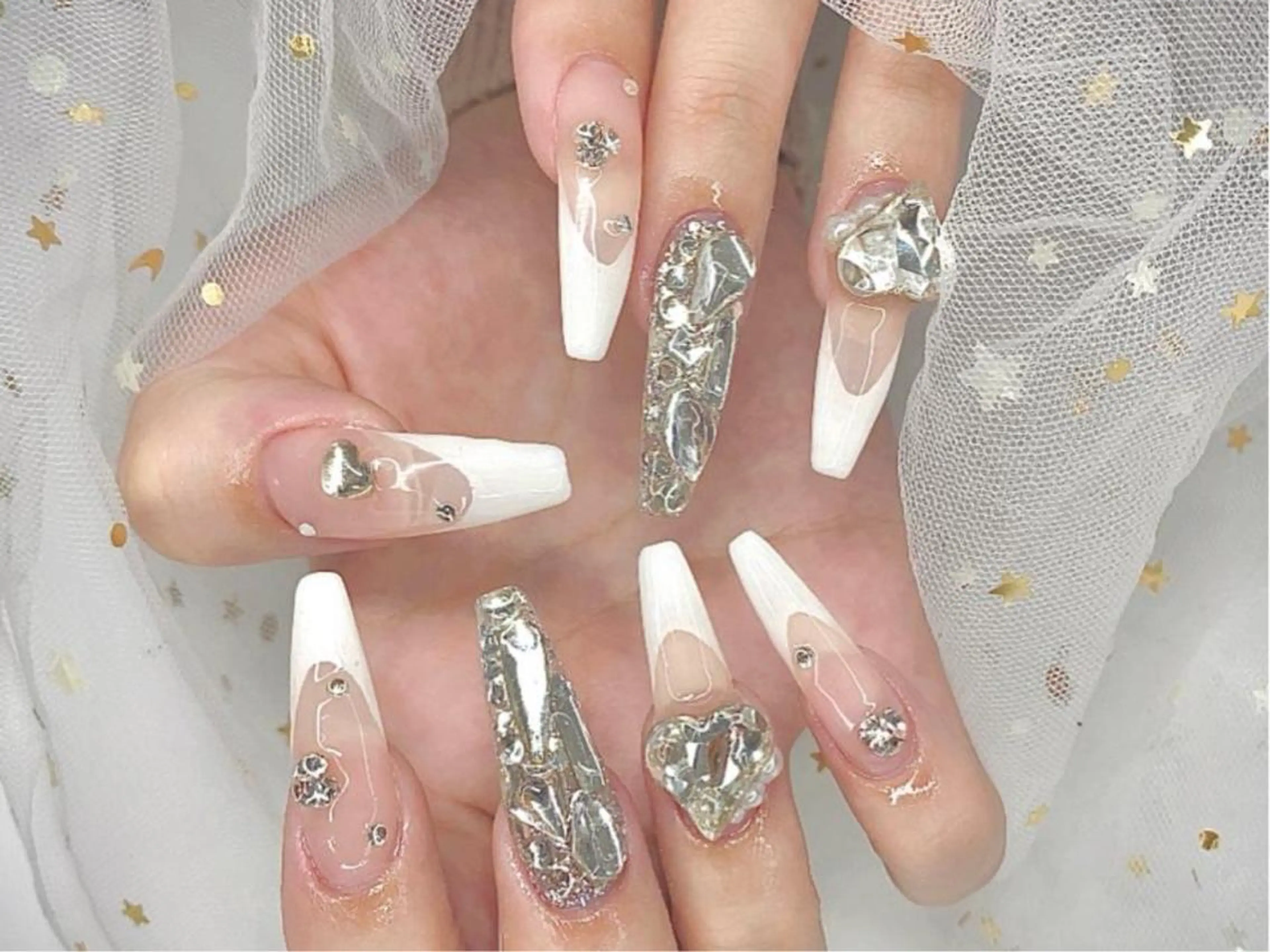 ネイル ハンドネイル ネイルサロンAiri 長さ出し·シンプルのネイルデザイン