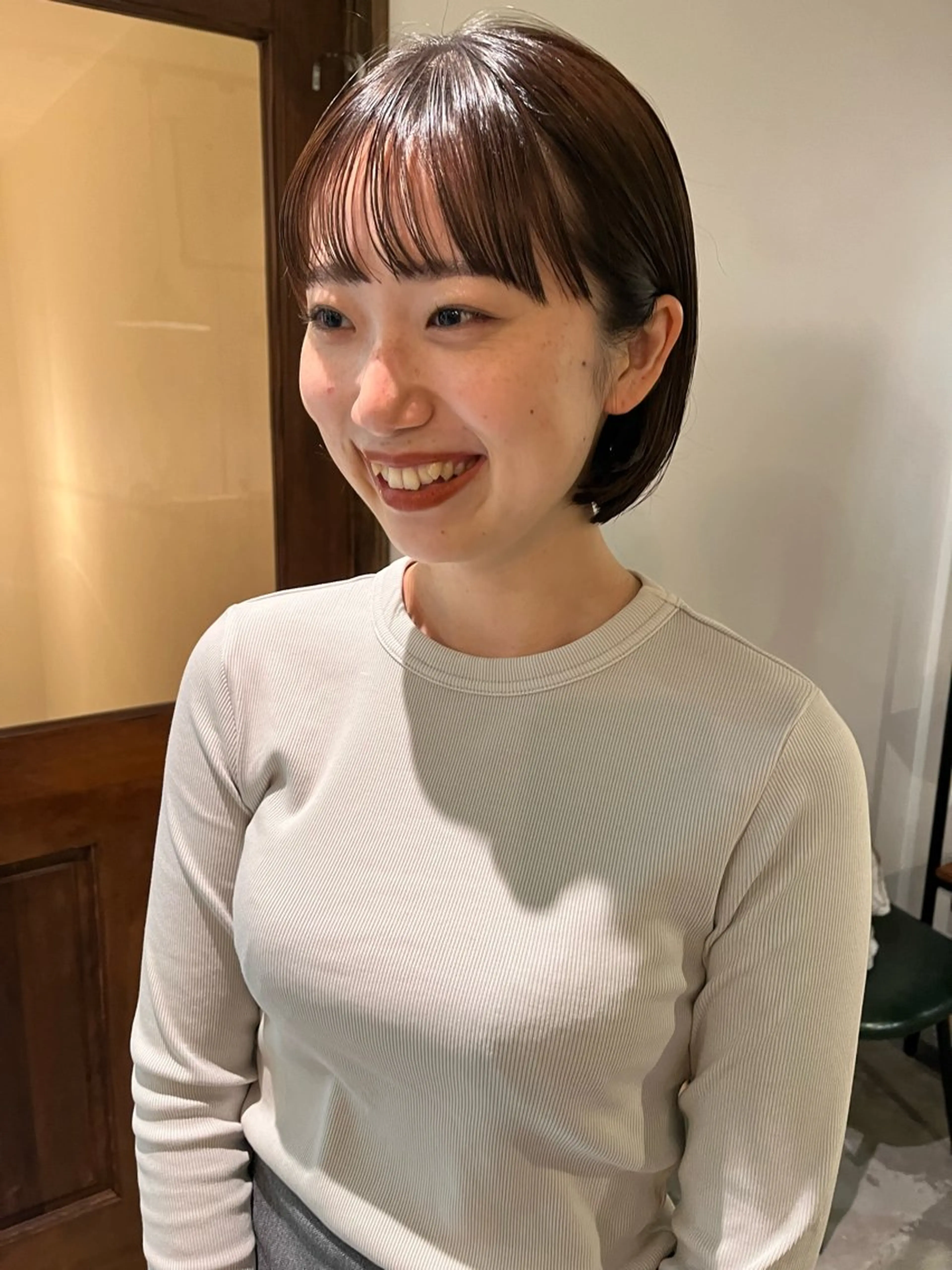 ショート ボブ カット 金井 美悠のヘアスタイル