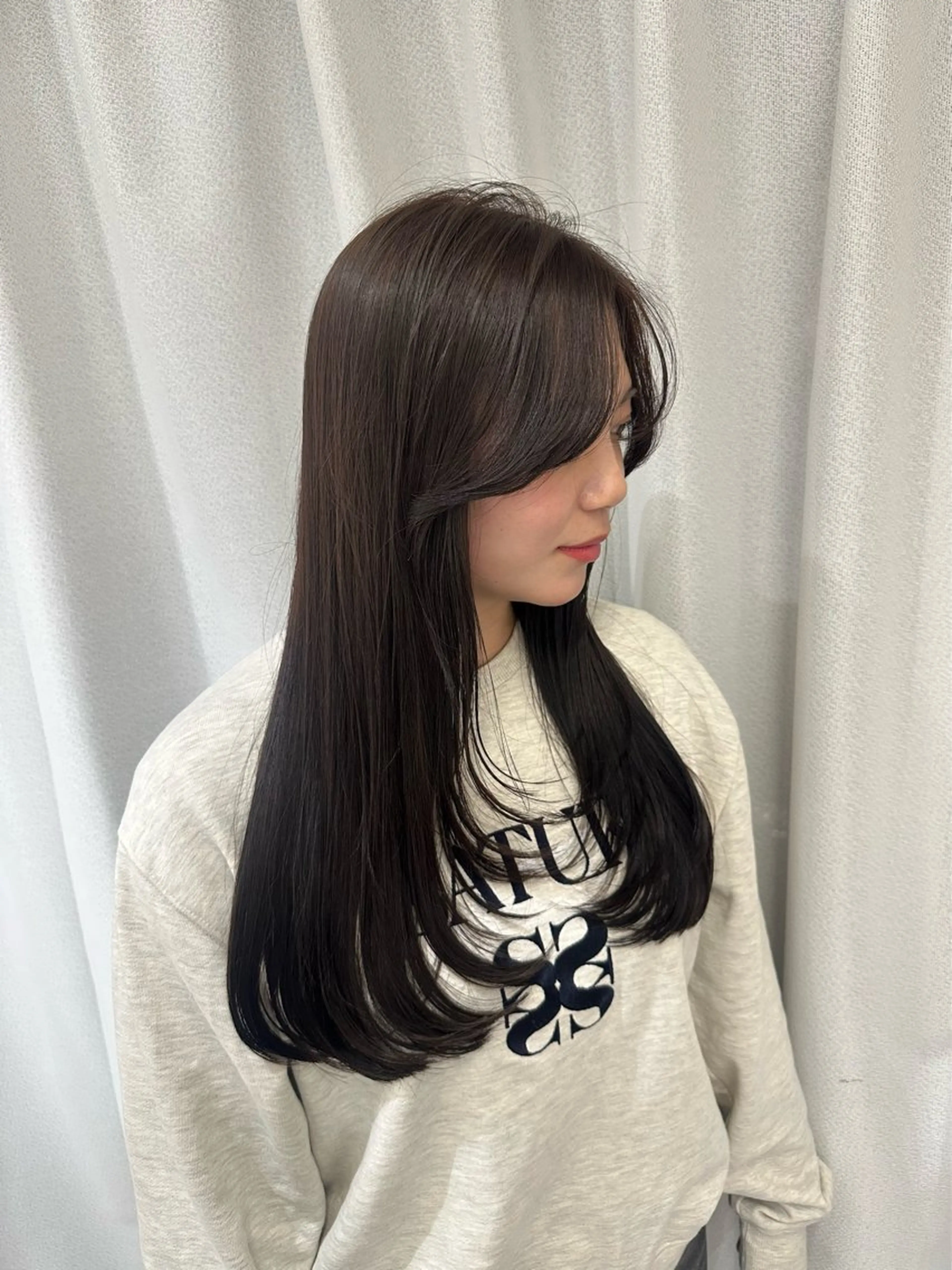 ロング レイヤーカット カット ヘアカラー トリートメント Lisa📎 【Zina 2nd】のヘアスタイル