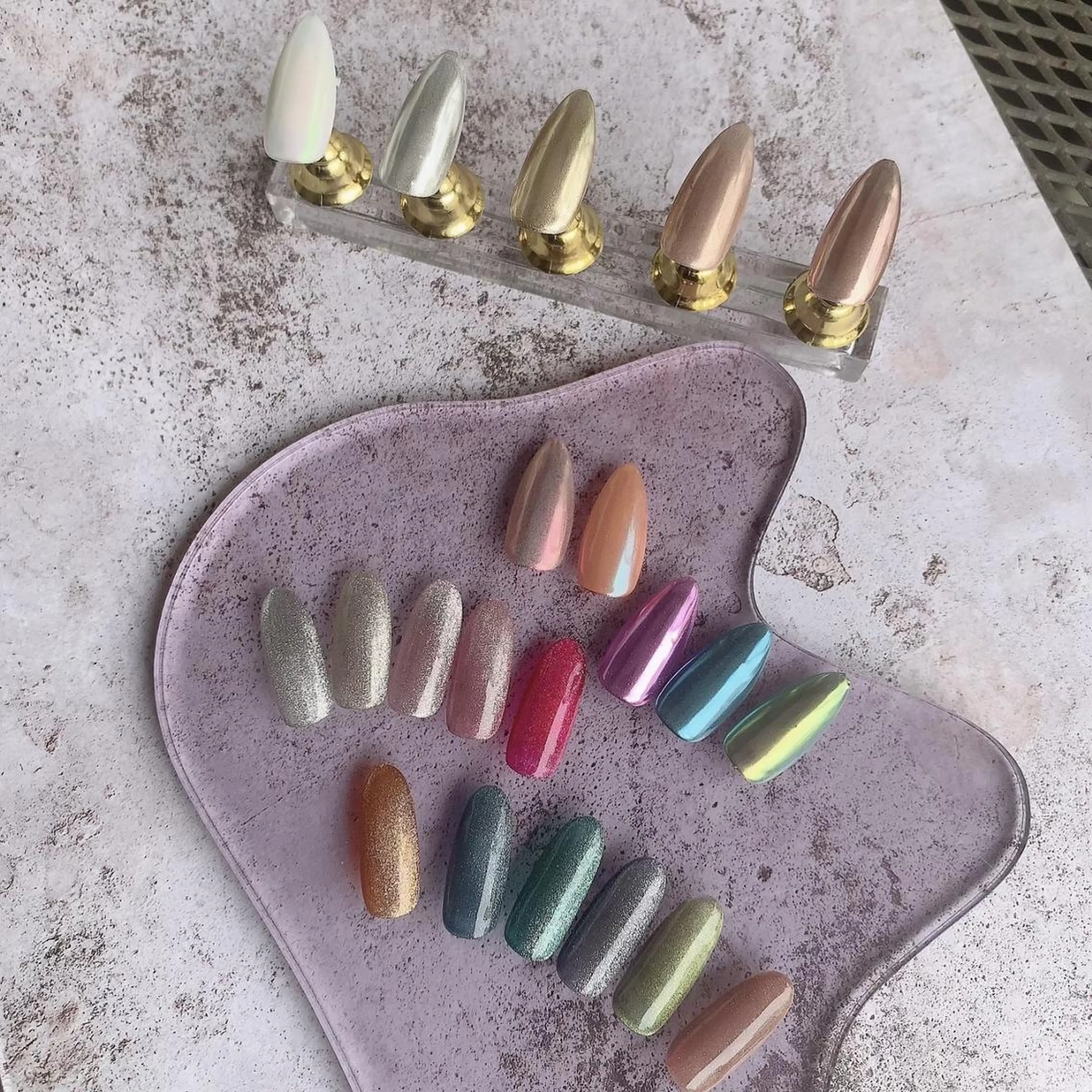 人気❤︎マグネットorミラーハンドネイル(オフなし)の写真