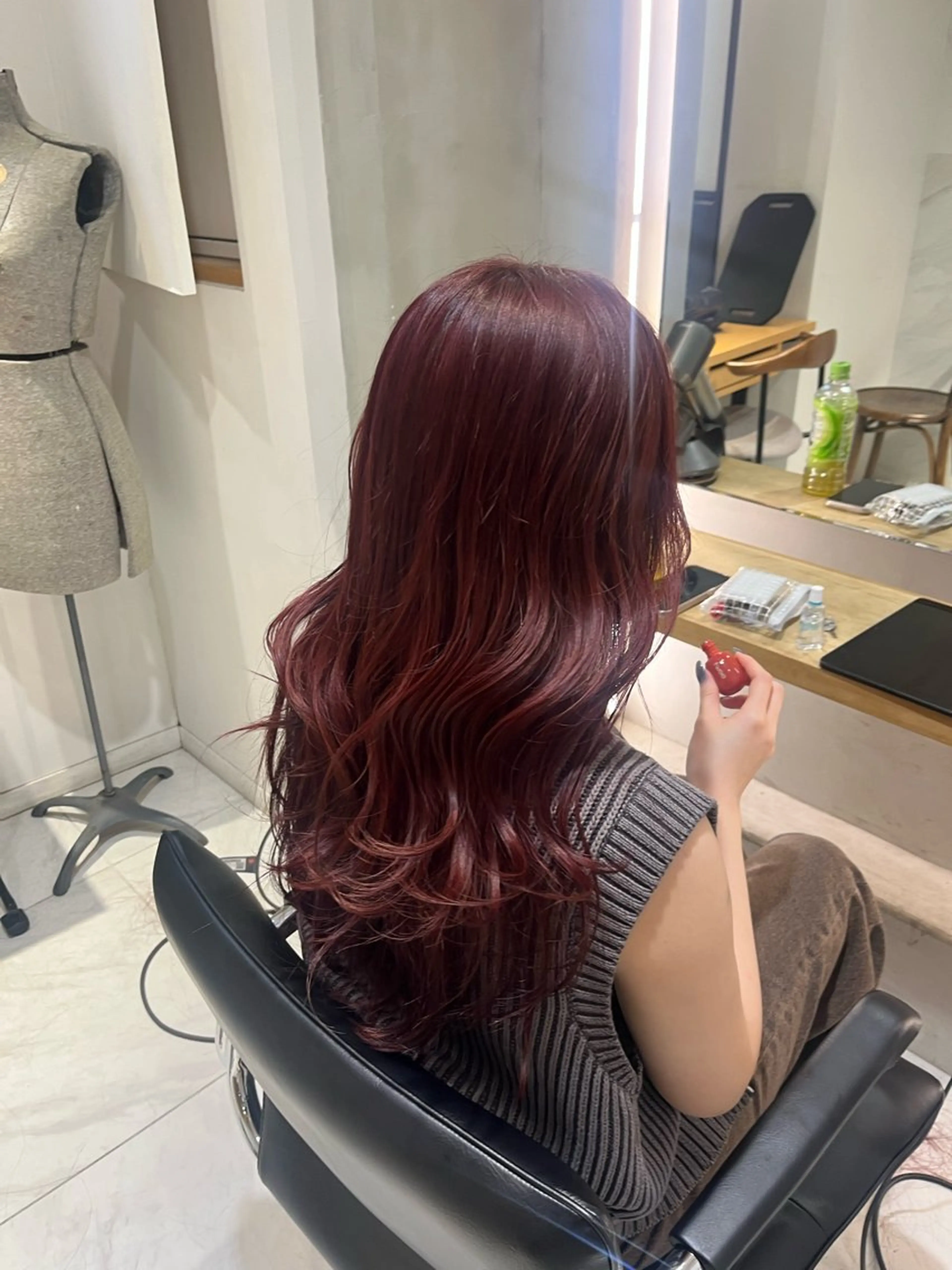 ロング カラー レッドカラー ヘアカラー トリートメント ナミ🩶暗髪/暖色 ❤️/透明感/縮毛のヘアスタイル