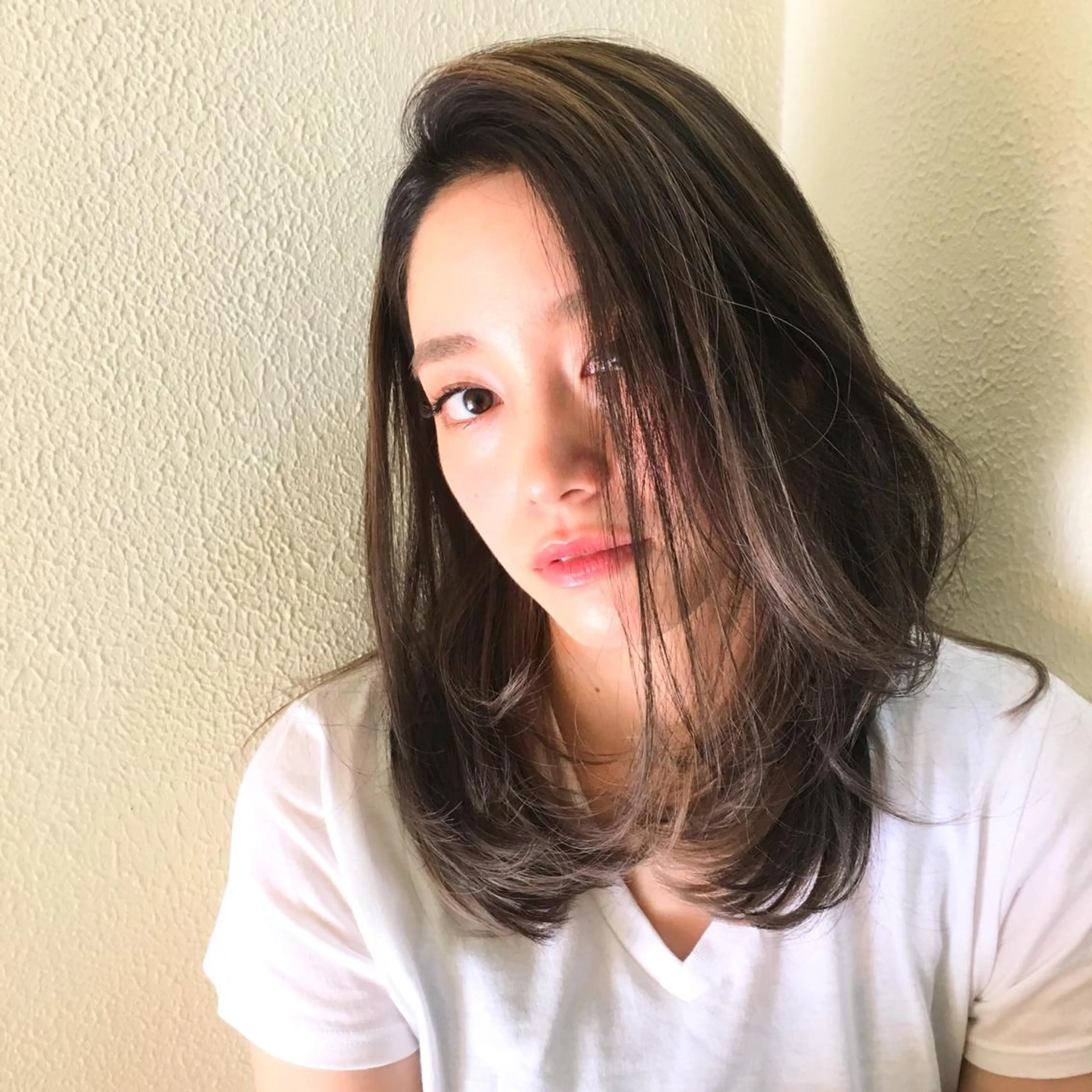カラー 工藤 綾華のヘアスタイル