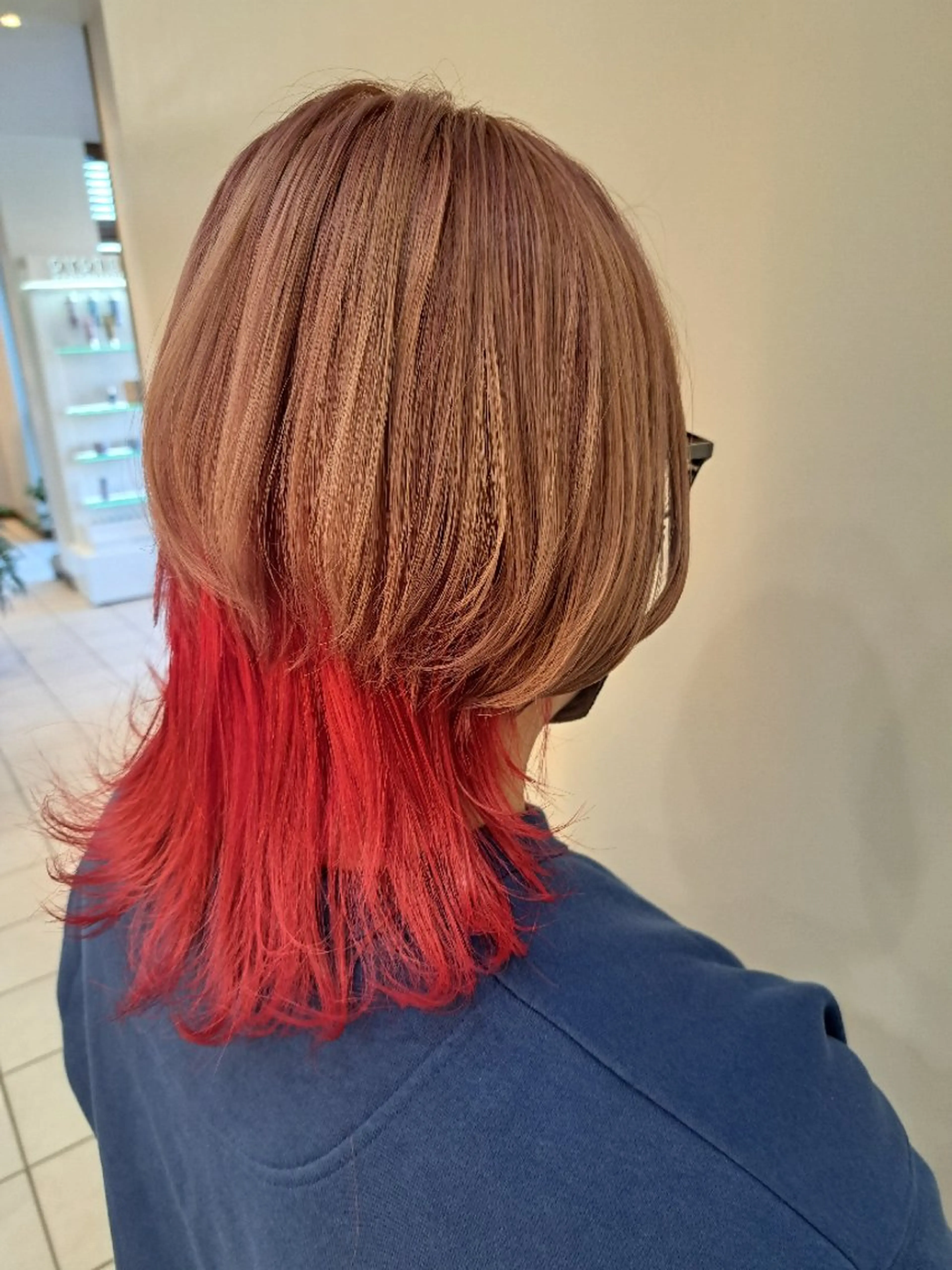 ミディアム カラー メンズ ヘアメイク  ハイトーン キャロのヘアスタイル