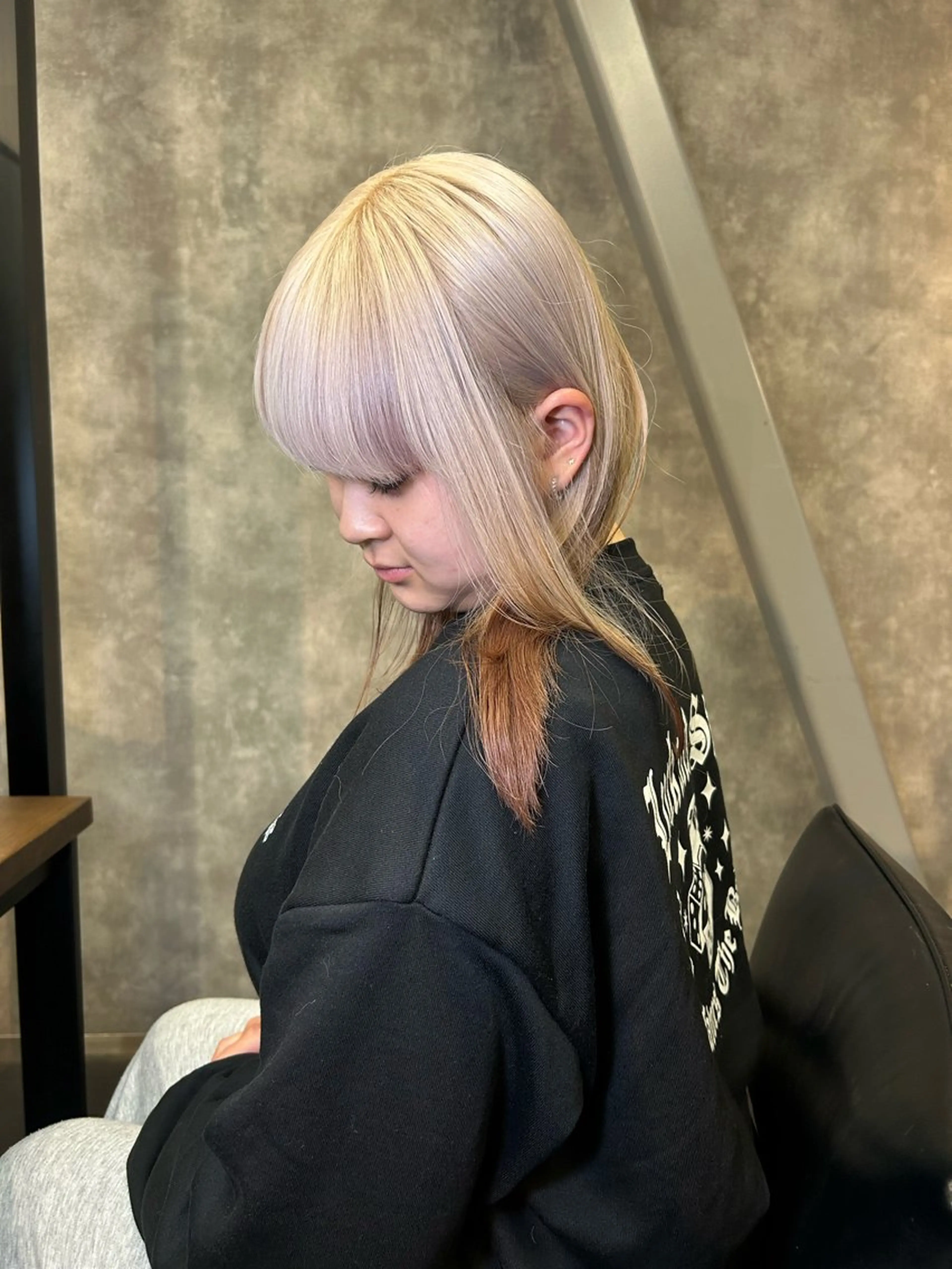 セミロング ヘアカラー 鈴木 華奈のヘアスタイル