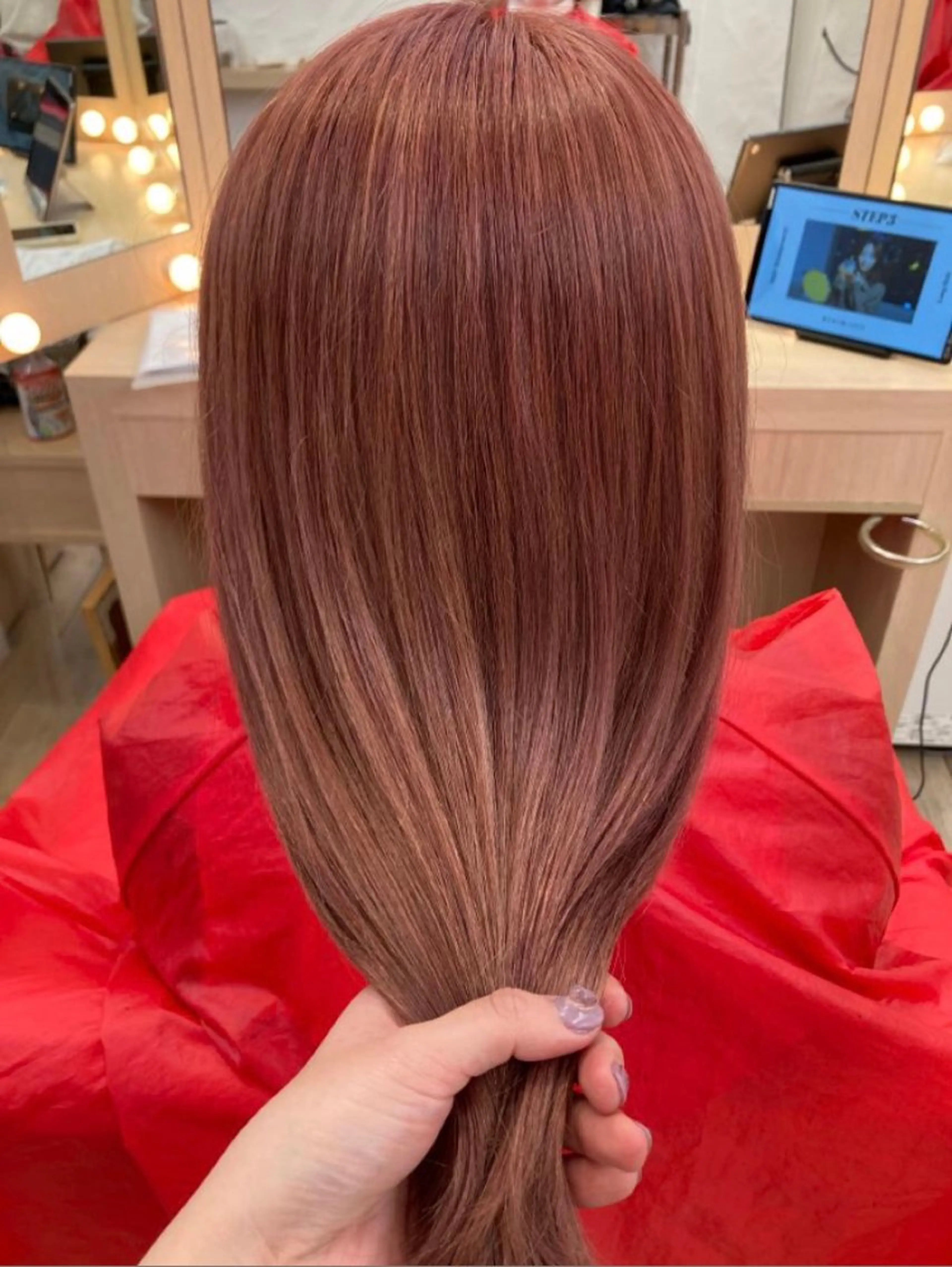 セミロング カラー パーマ ヘアアレンジ メンズ キッズ ハーフアップ 子どものヘアアレンジ メンズバレイヤージュ メンズブリーチ メンズハイライト カット 縮毛矯正 トリートメント ヘッドスパ ヘアセット grand story/colulu渋谷2号店所属・kotona 🤍miuraのヘアスタイル