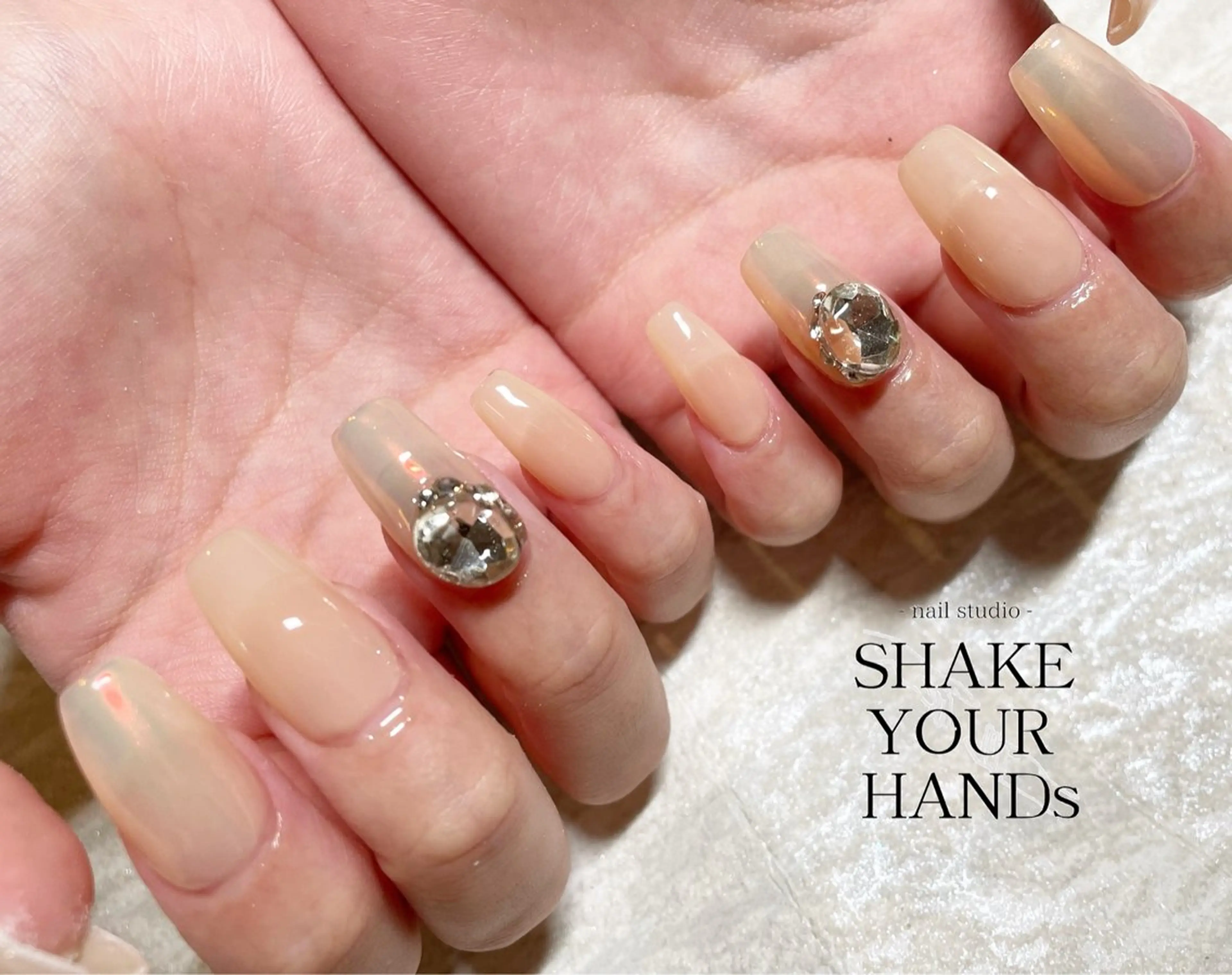 ネイル オーロラネイル ミラーネイル オレンジ ハンドネイル ネイルスタジオ シェイクユアハンズのネイルデザイン