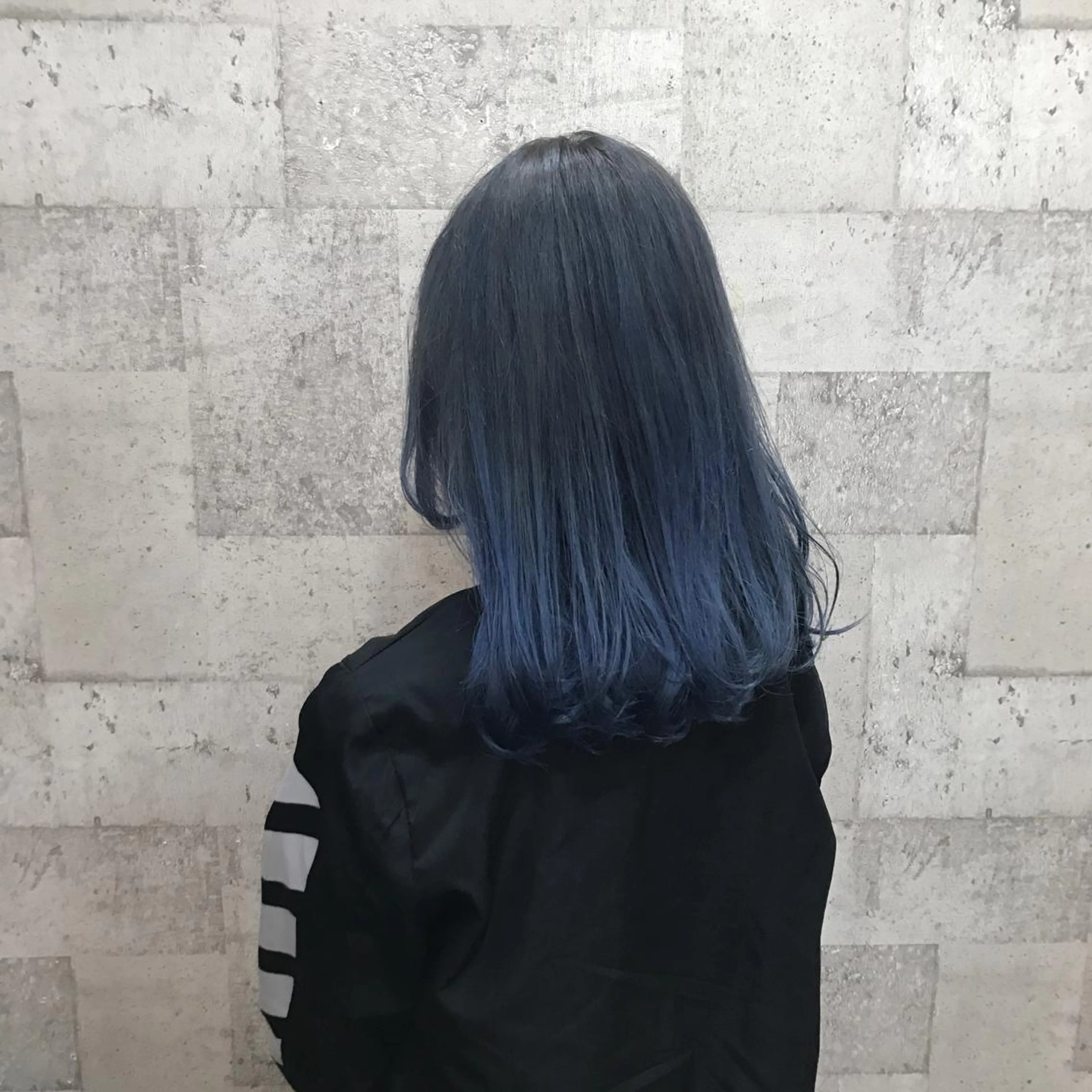 ミディアム カラー ブルーカラー グラデーションカラー インナーカラー/天神 ブリーチ/吉田のヘアスタイル