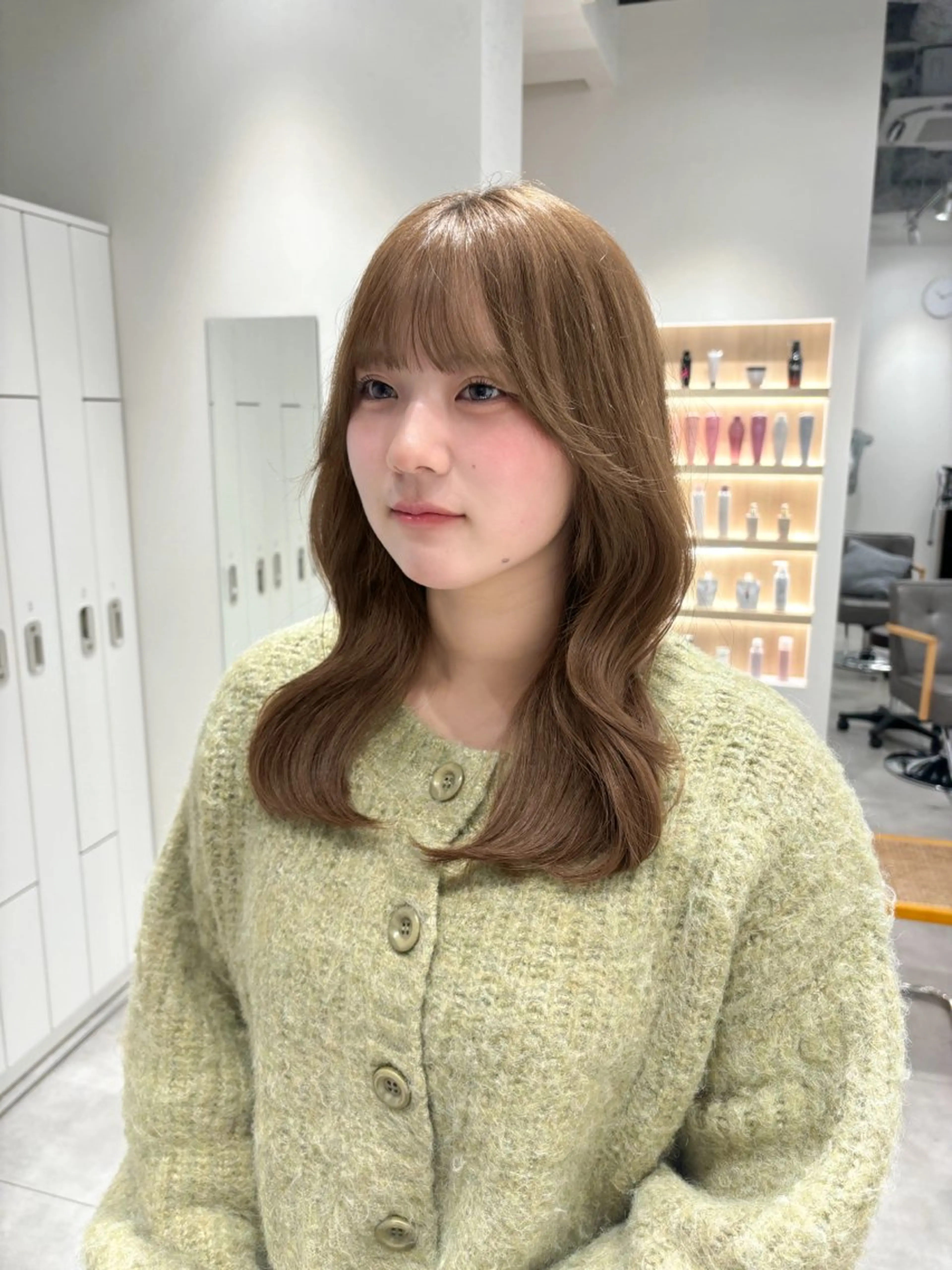 セミロング カラー Unami 表参道所属・ばんちなつ / ボブ/透明感カラーのヘアスタイル