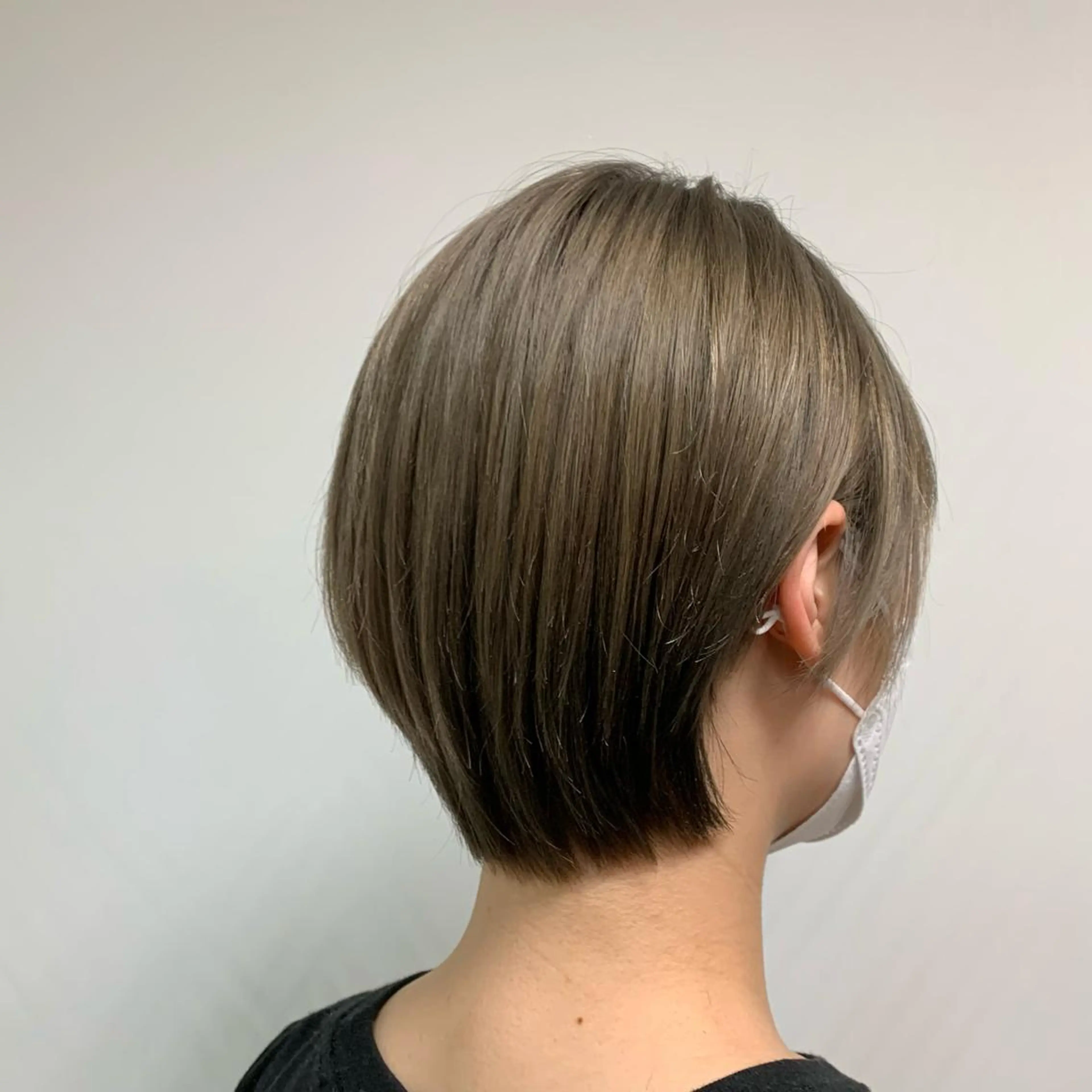 ショート ウスイマイコ カット/ケアカラーのヘアスタイル