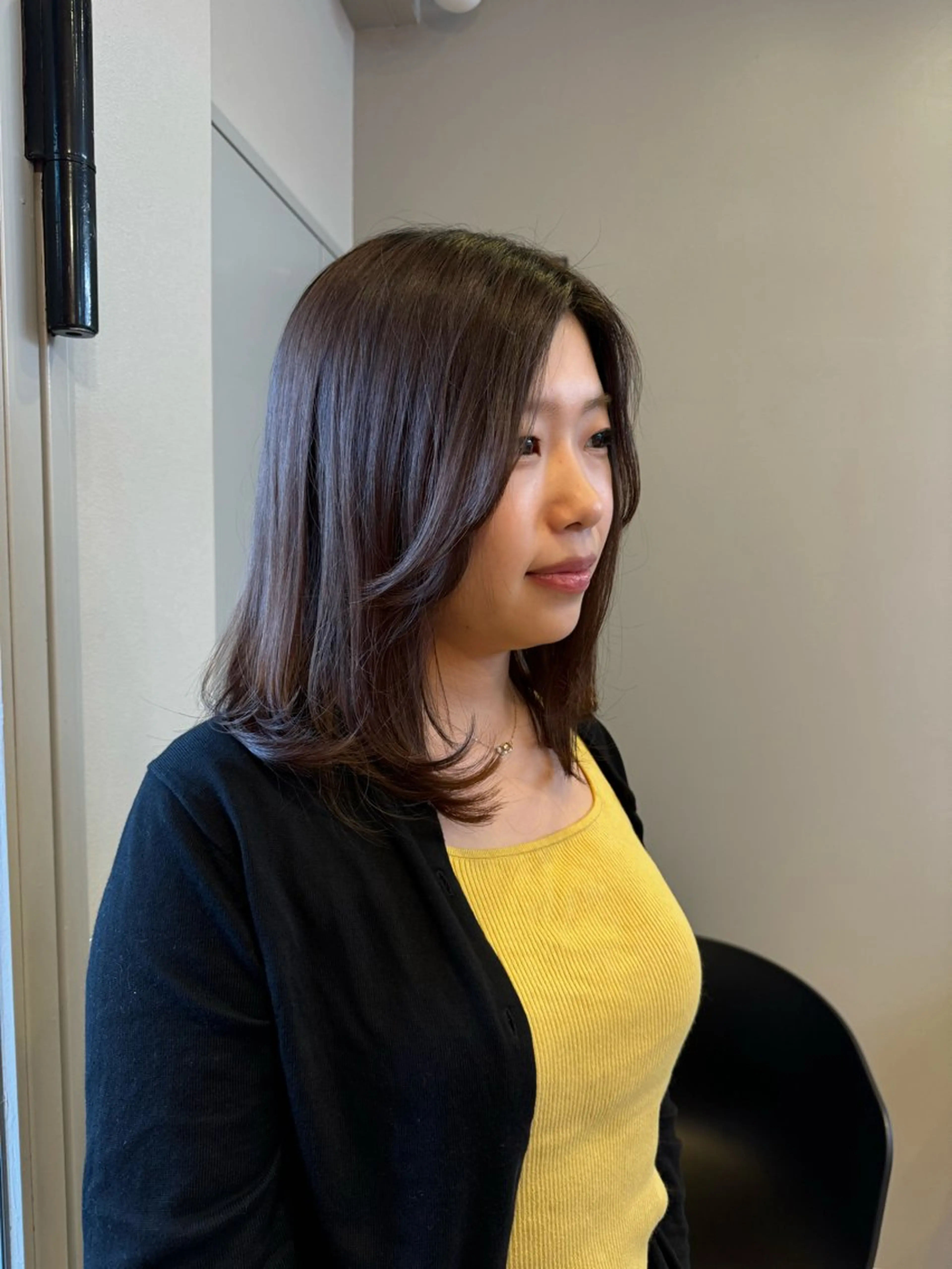 ミディアム カット ヘアカラー トリートメント や ぎ /神戸美容室 /顔まわりレイヤーのヘアスタイル