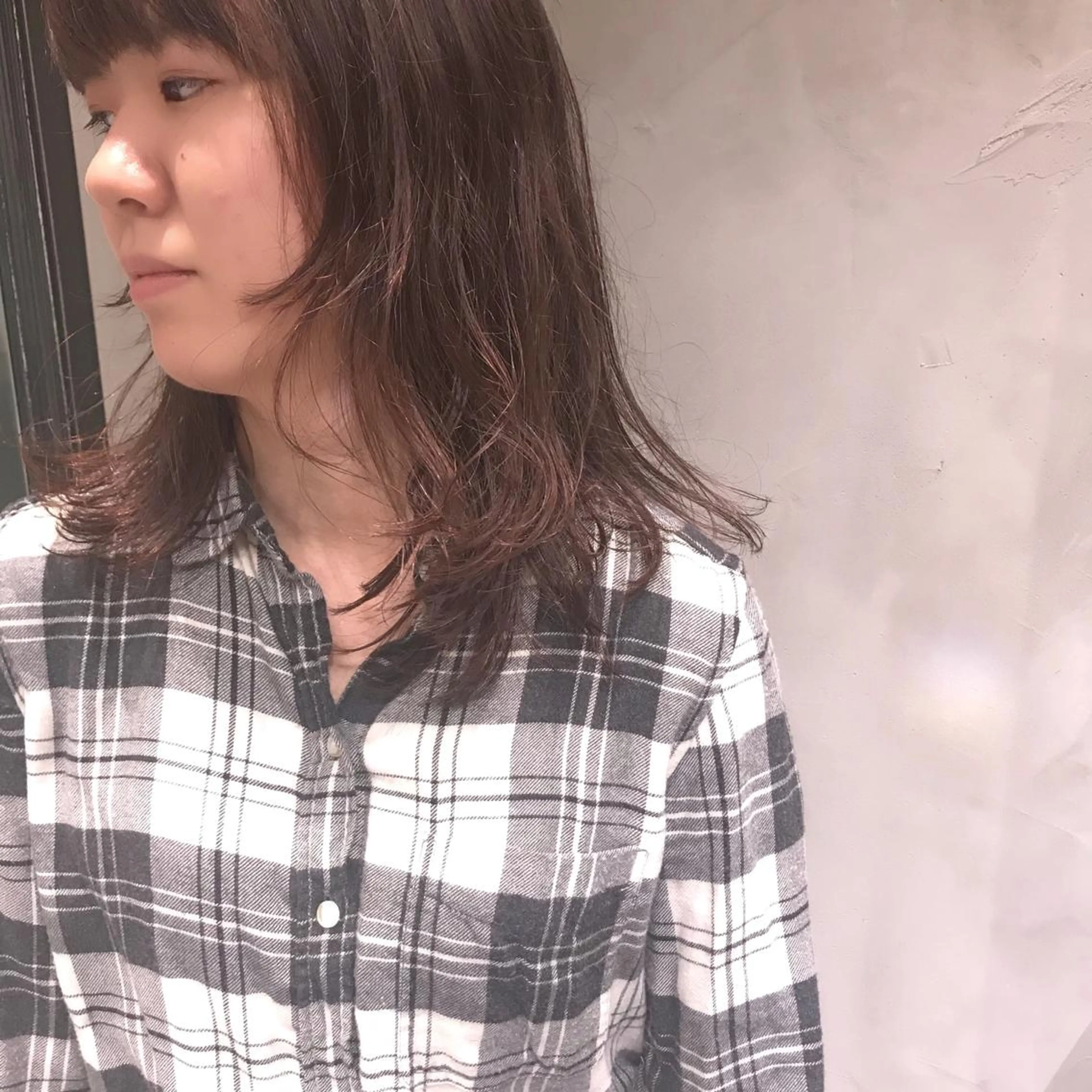 ミディアム 柔らかブラウン/顔周 りレイヤー♡ユウシのヘアスタイル