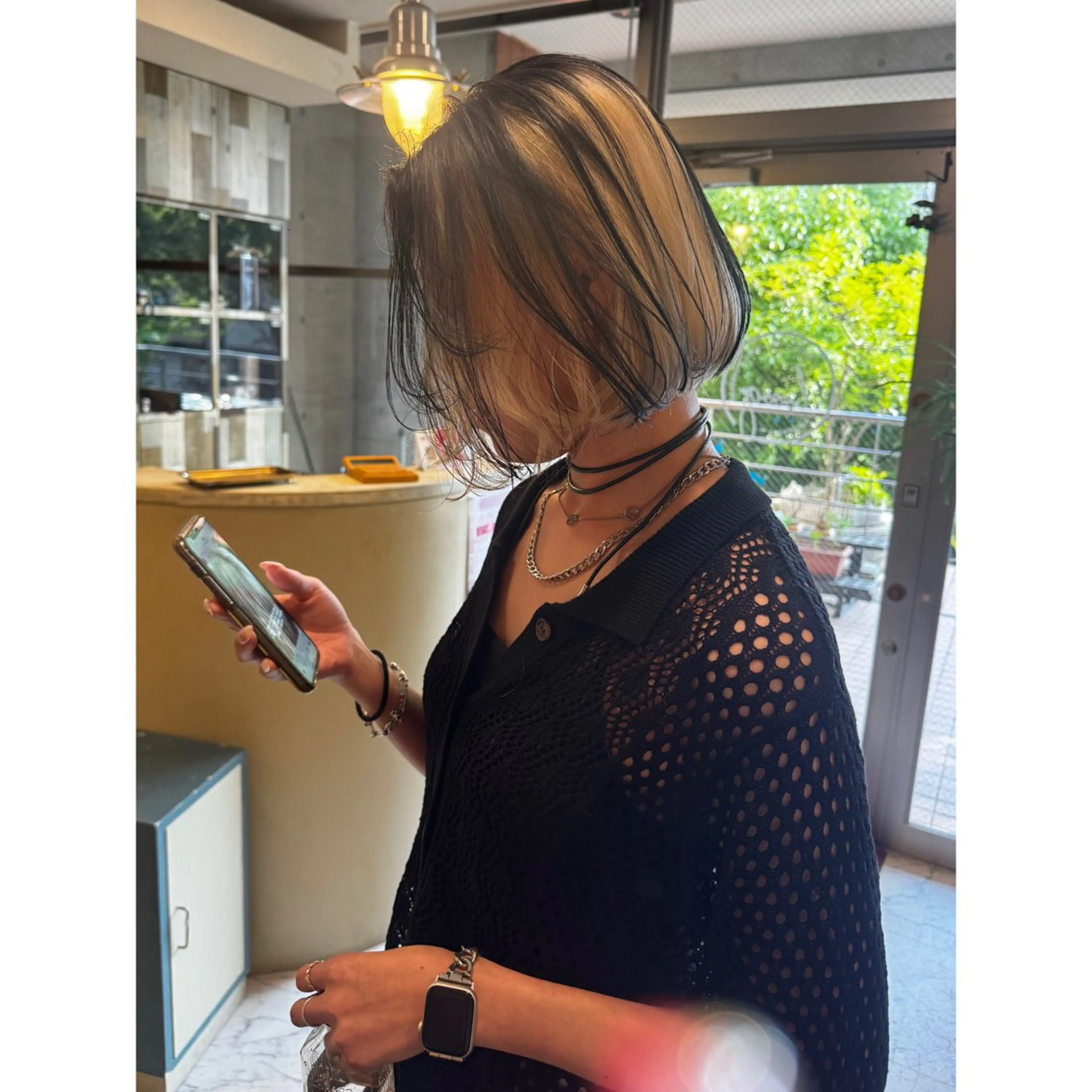 ミディアム ヘアカラー ハイトーン/ ダブルカラー/透明感のヘアスタイル