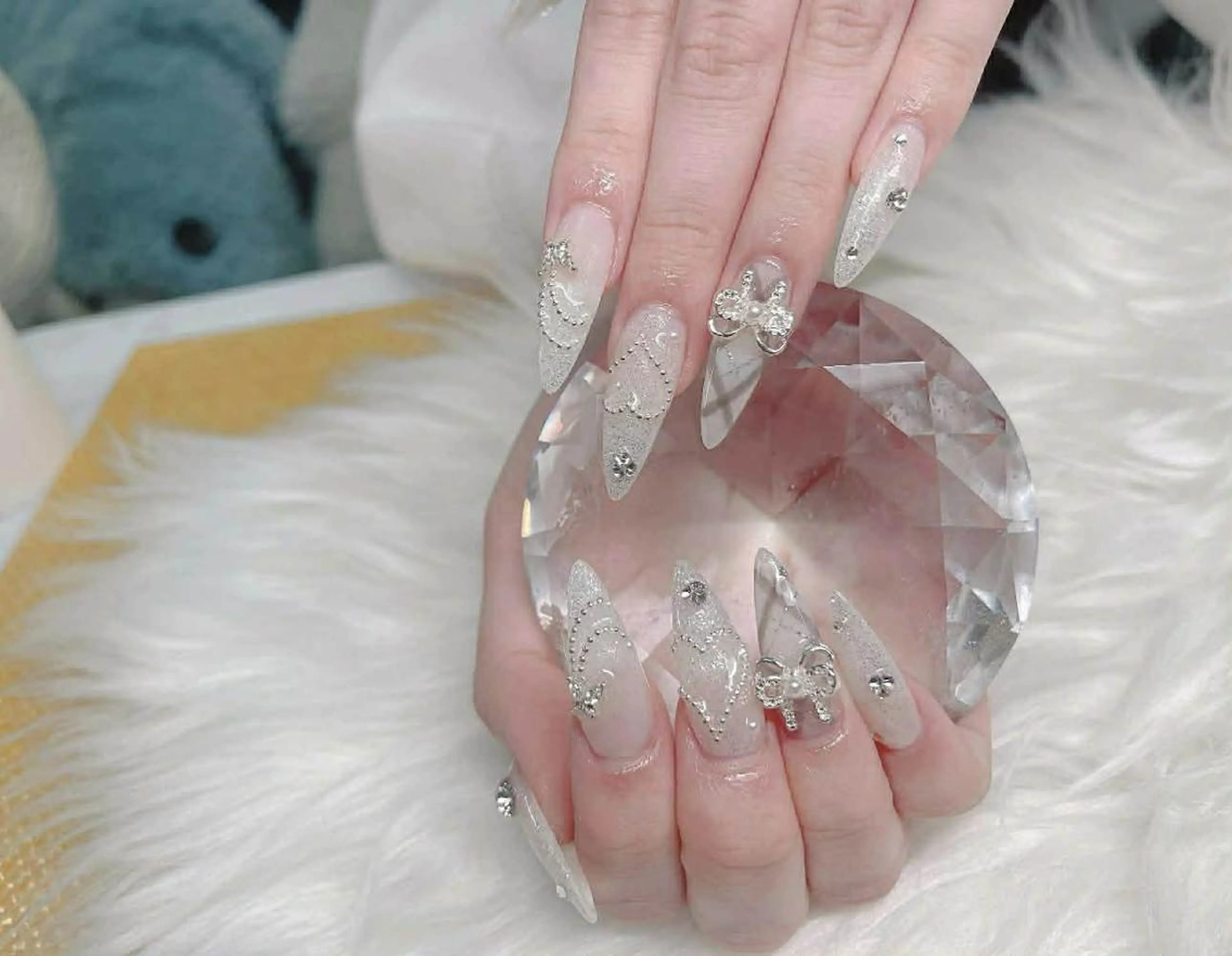 ロング カラー ベージュカラー グラデーションカラー ピンクカラー 韓国風ヘア ハンドネイル ニュ クインのネイルデザイン