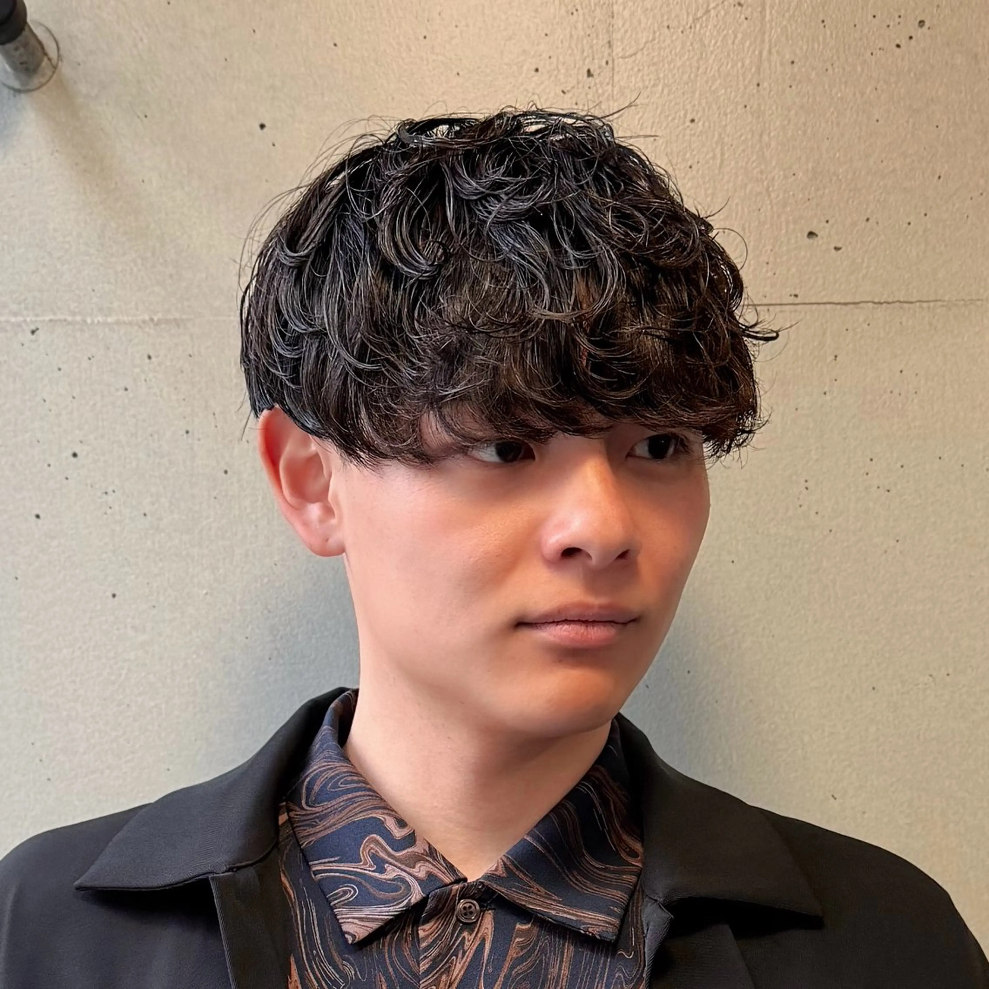 ミディアム パーマ メンズ ミディアムパーマ メンズパーマ カット パーマ homme, famille raugh【オム・ファミーユ・ラグ】所属・【メンズ特化】パーマ /マッシュ/ヨシダのヘアスタイル