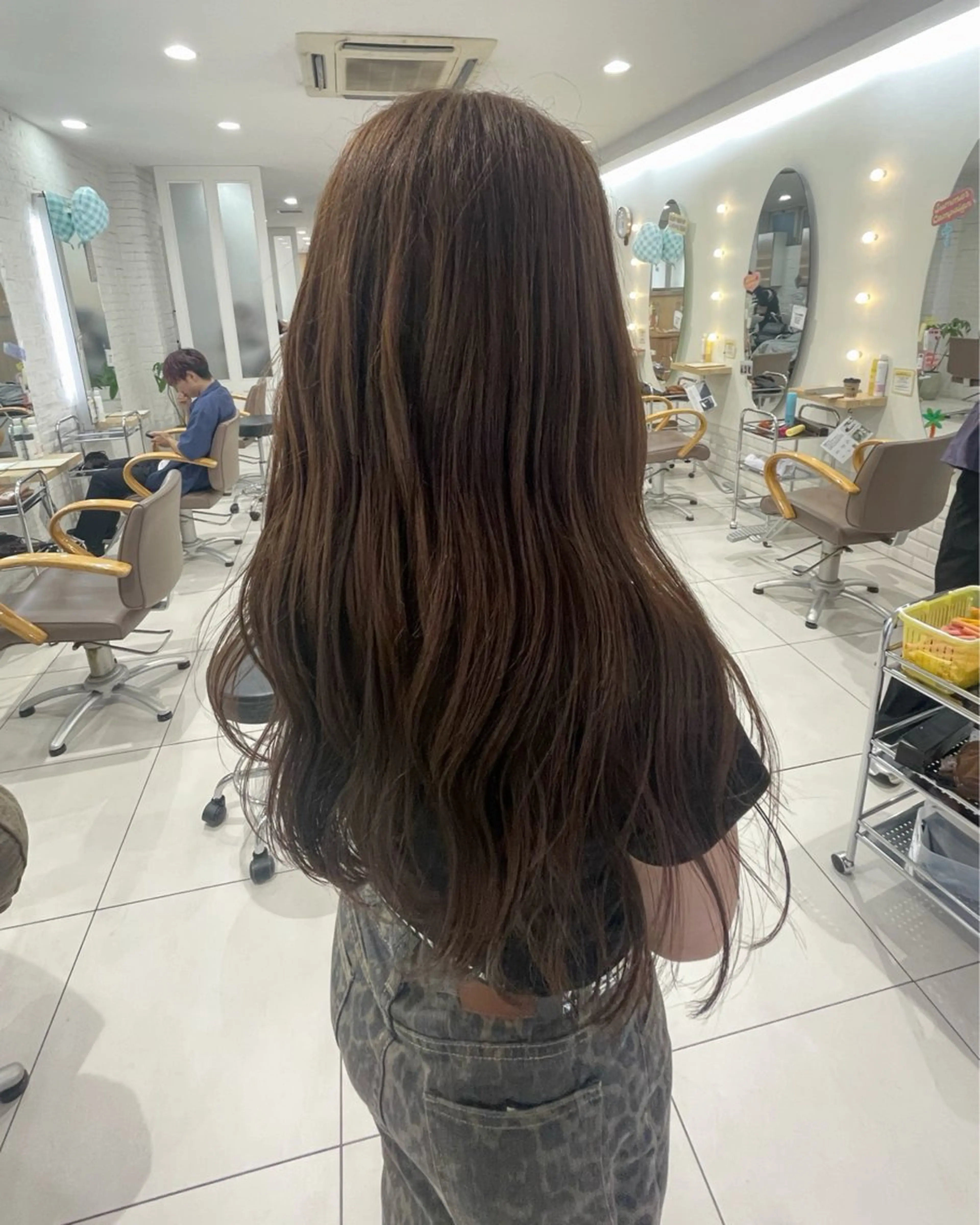 ロング カラー ブリーチ ブラウンカラー ブリーチなしカラー カット ヘアカラー ウラスギ アカリのヘアスタイル