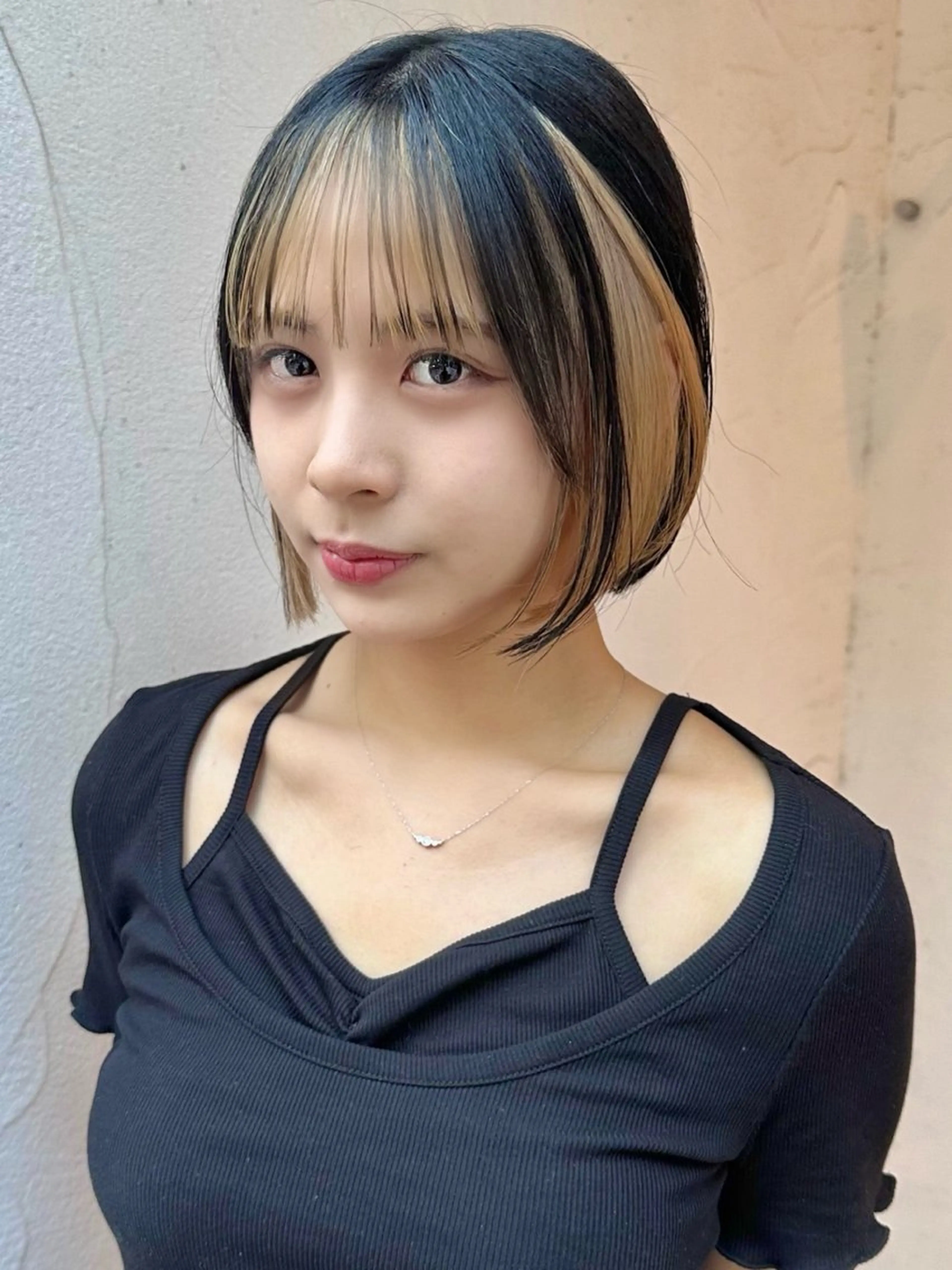 ミディアム カラー ベージュカラー ブリーチ ケアブリーチ インナーカラー ミルクティーベージュ カット ヘアカラー トリートメント インナーカラー/レイ ヤーカット♡/マキシのヘアスタイル