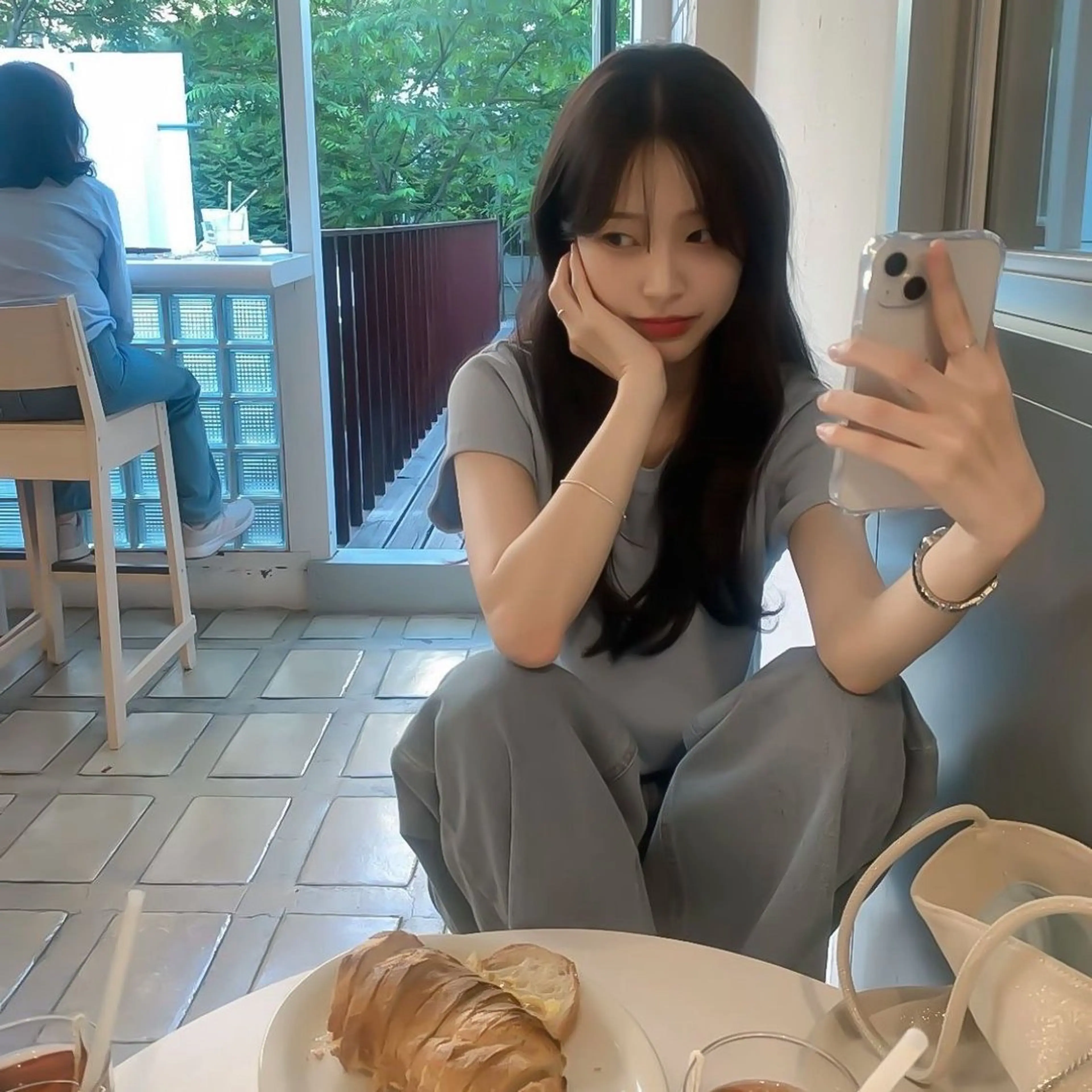 セミロング カラー カット ヘアカラー トリートメント 莉乃/縮毛矯正/髪質 改善/艶カラーのヘアスタイル